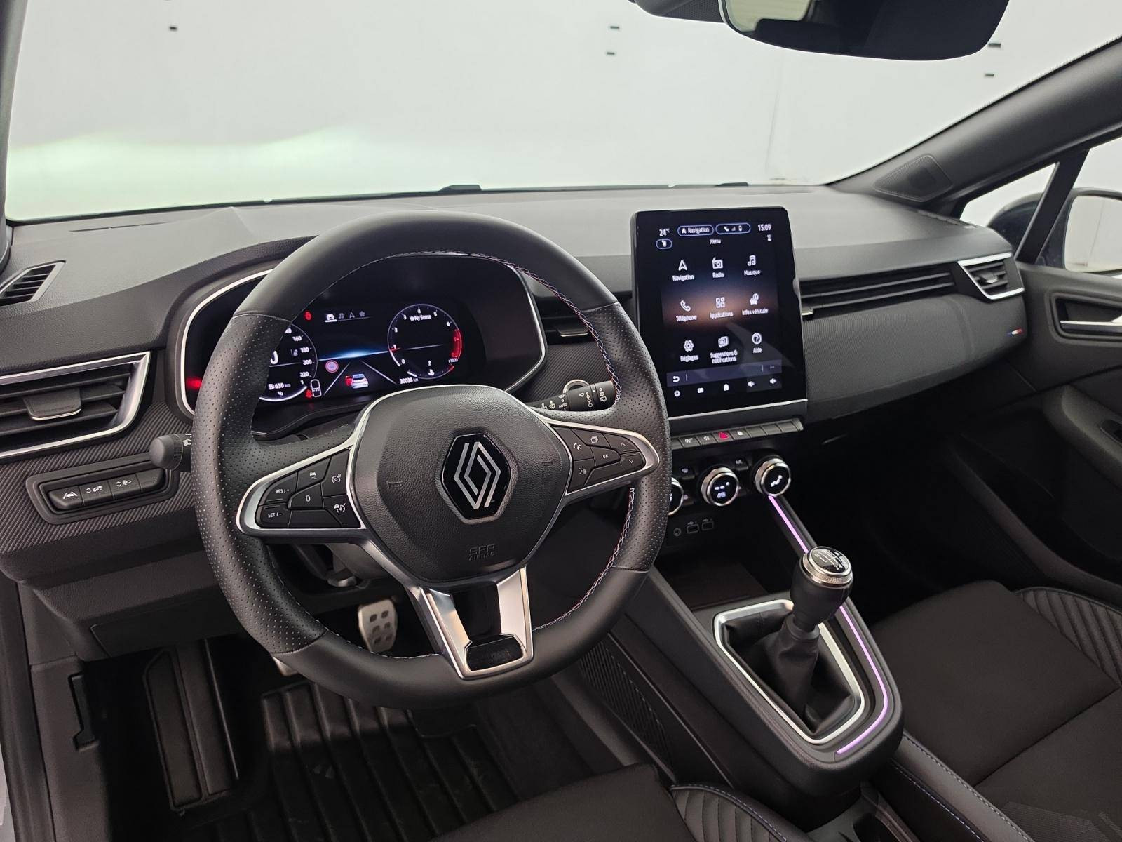 Vente en ligne Renault Clio 5 Clio TCe 90 au prix de 17 990 €