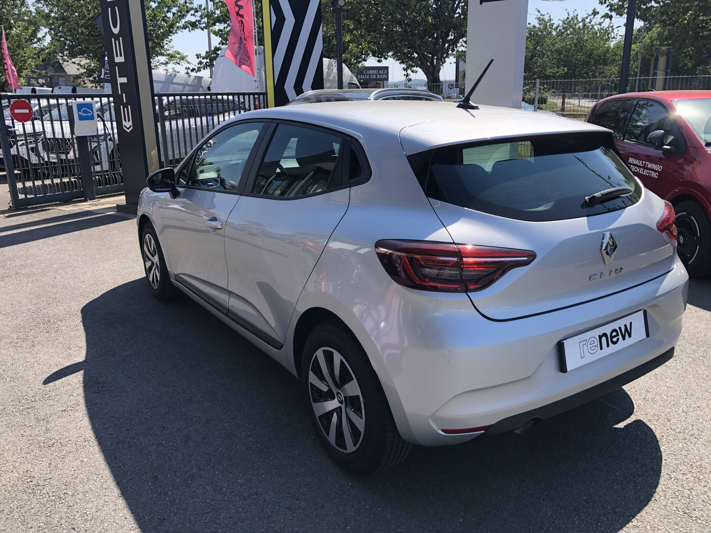 Vente en ligne Renault Clio 5 Clio TCe 90 au prix de 13 990 €