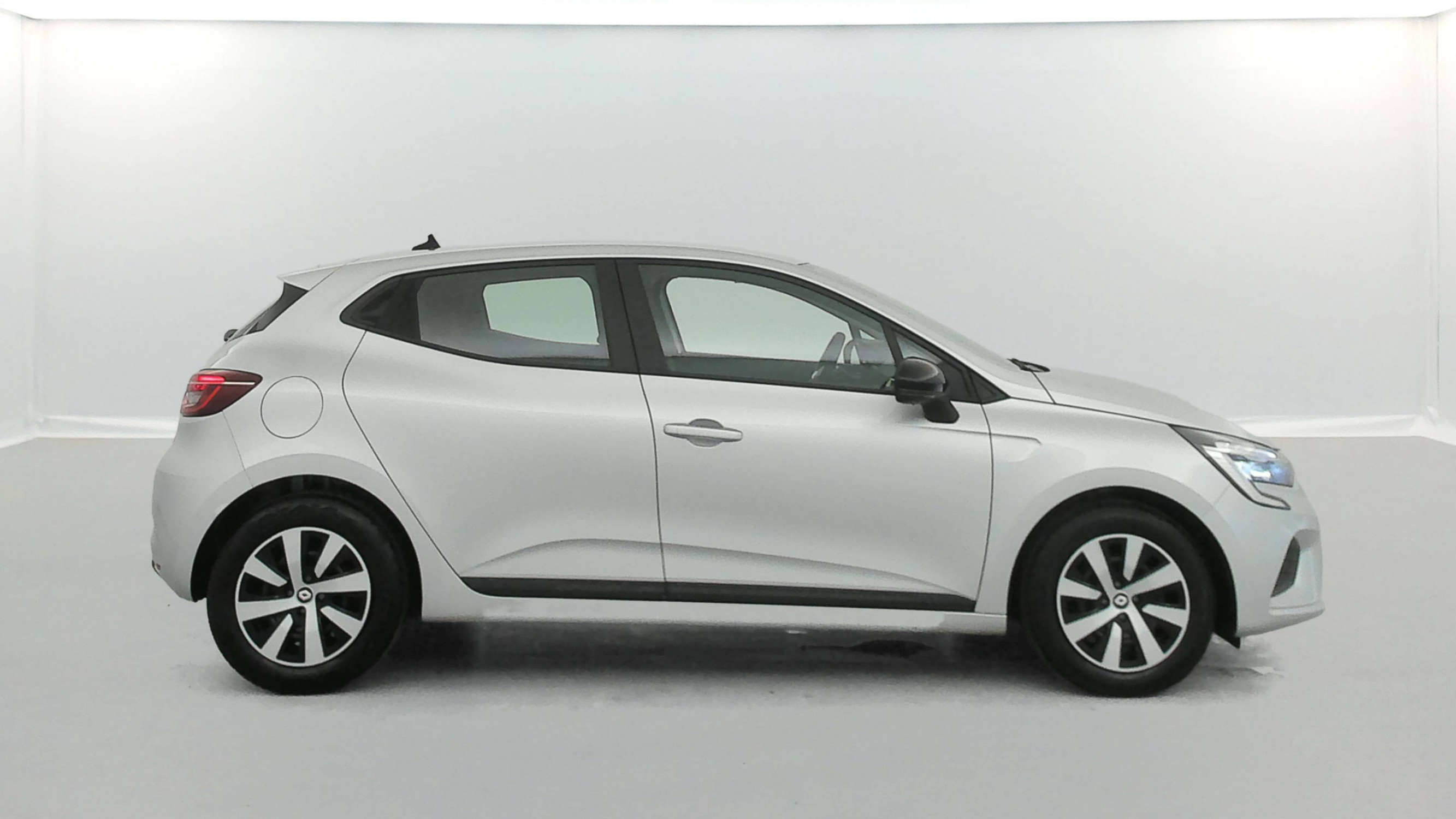 Vente en ligne Renault Clio 5 Clio TCe 90 au prix de 13 490 €