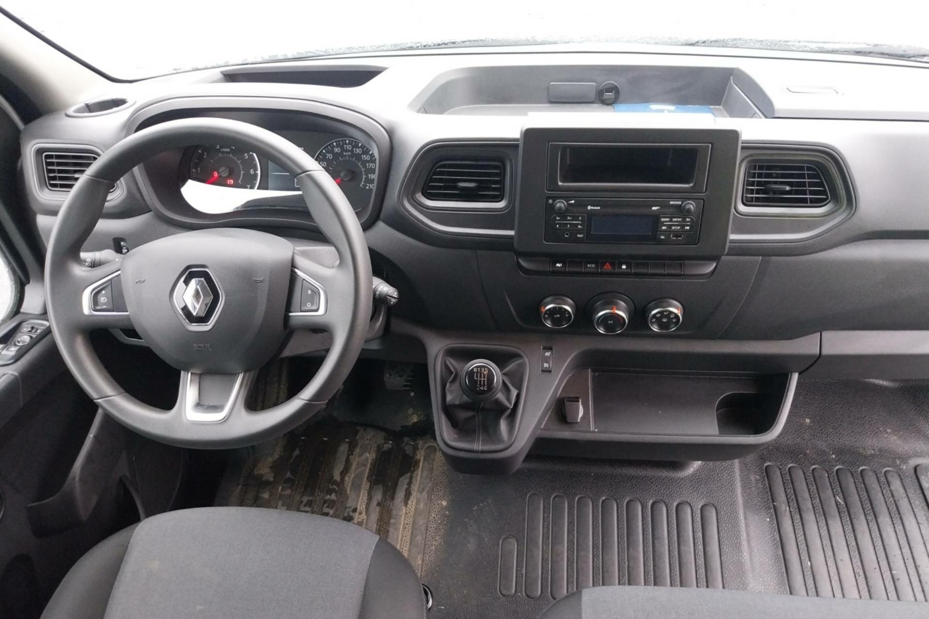 Vente en ligne Renault Master Fourgon MASTER FGN TRAC F3500 L2H2 BLUE DCI 135 au prix de 26 990 €