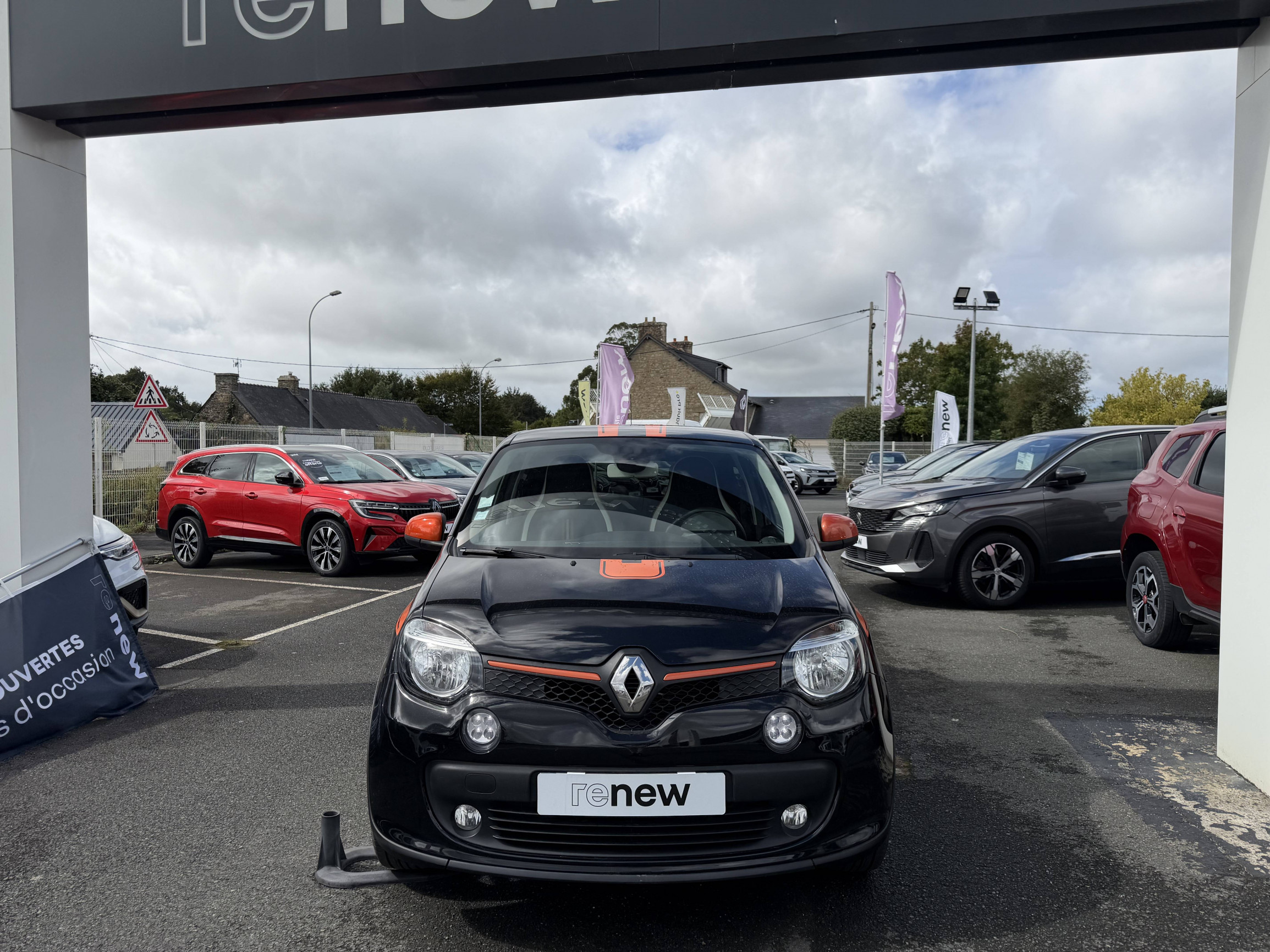 Vente en ligne Renault Twingo 3  0.9 TCe 110 E6C au prix de 13 990 €