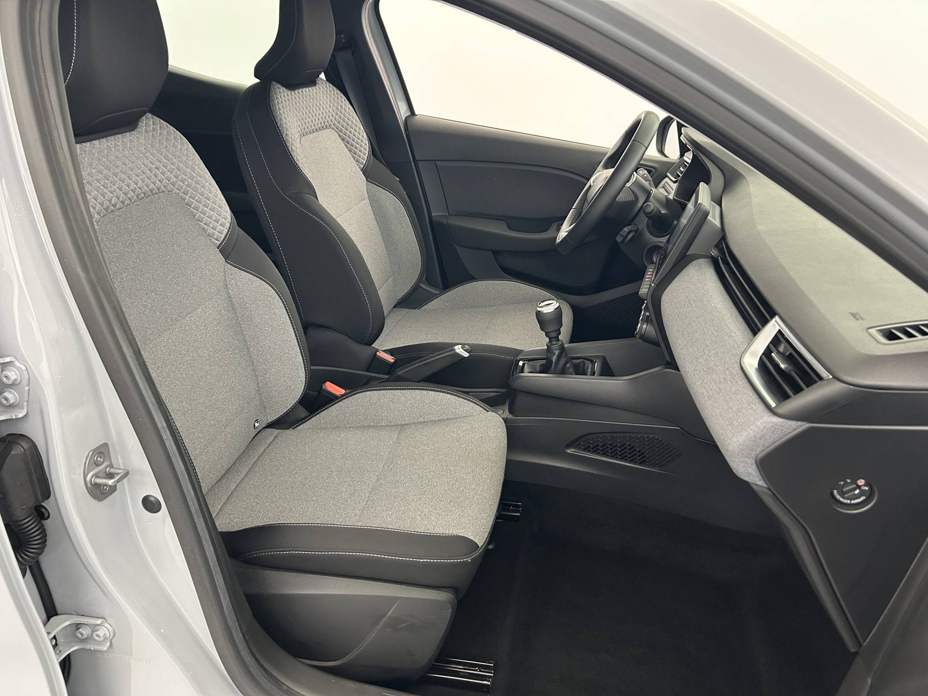 Vente en ligne Renault Clio 5 Clio TCe 90 au prix de 15 990 €