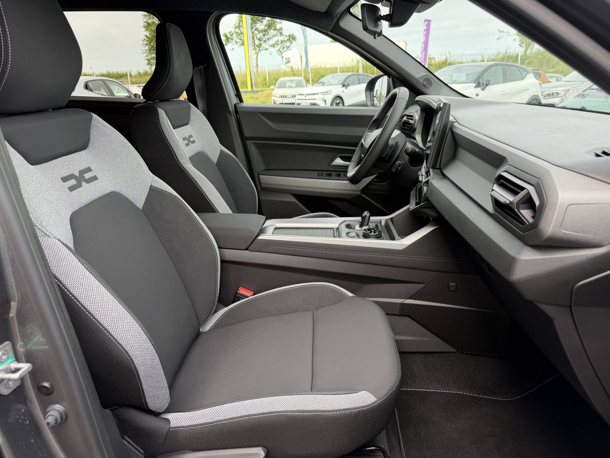 Vente en ligne Dacia Bigster Bigster Hybrid-G 150 4x4 au prix de 32 390 €