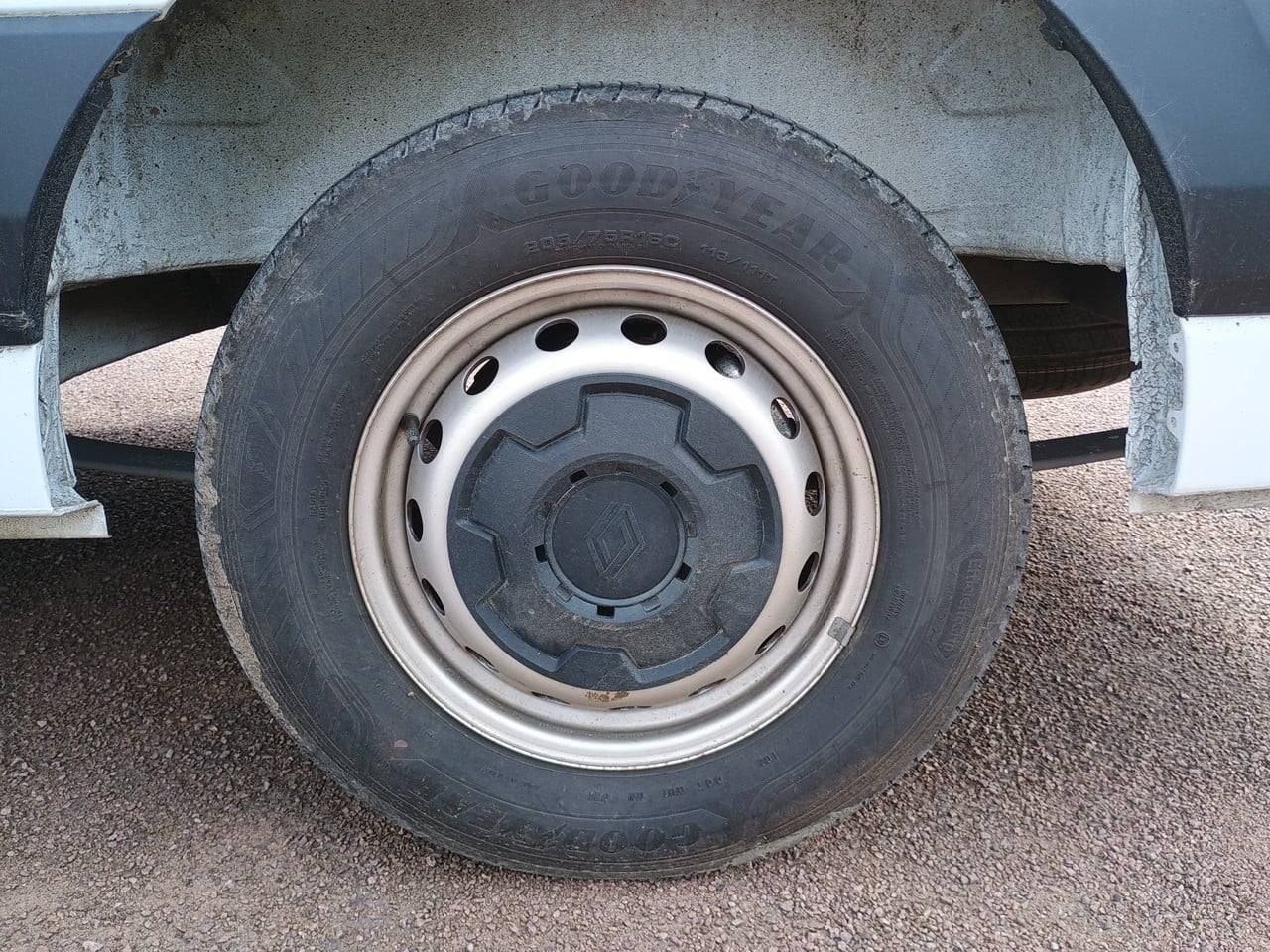 Vente en ligne Renault Master Fourgon MASTER FG BLUE DCI 130 L2H2 3T5 TR au prix de 31 990 €