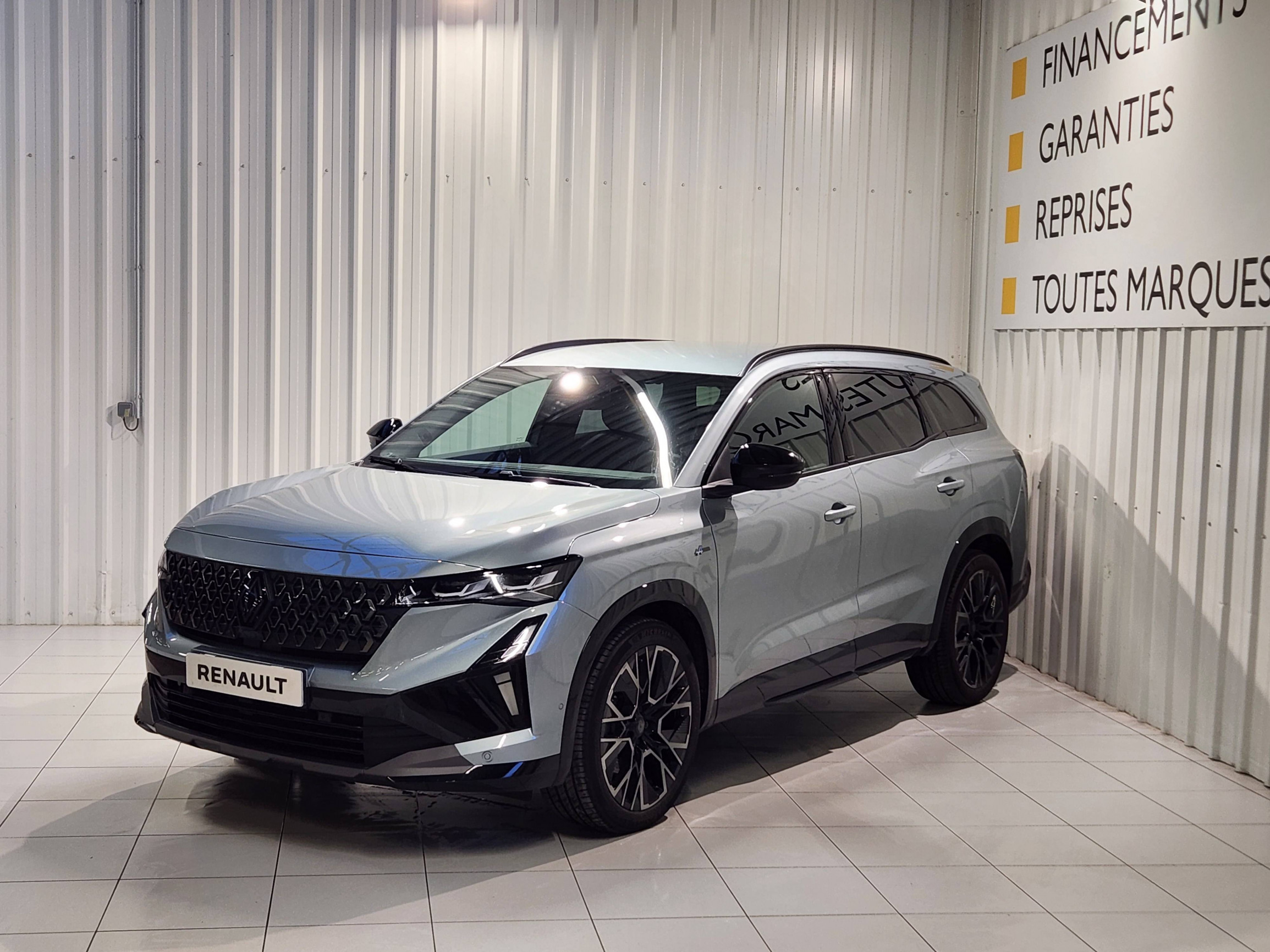 Renault Espace Espace full hybrid E-Tech 200 ch 7pl occasion de 2025 en vente à Morlaix