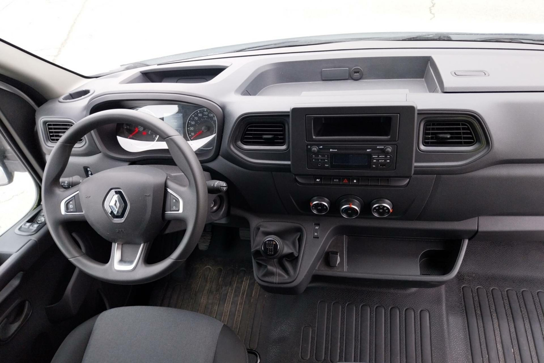 Vente en ligne Renault Master Fourgon MASTER FGN TRAC F3500 L3H3 BLUE DCI 135 au prix de 29 990 €