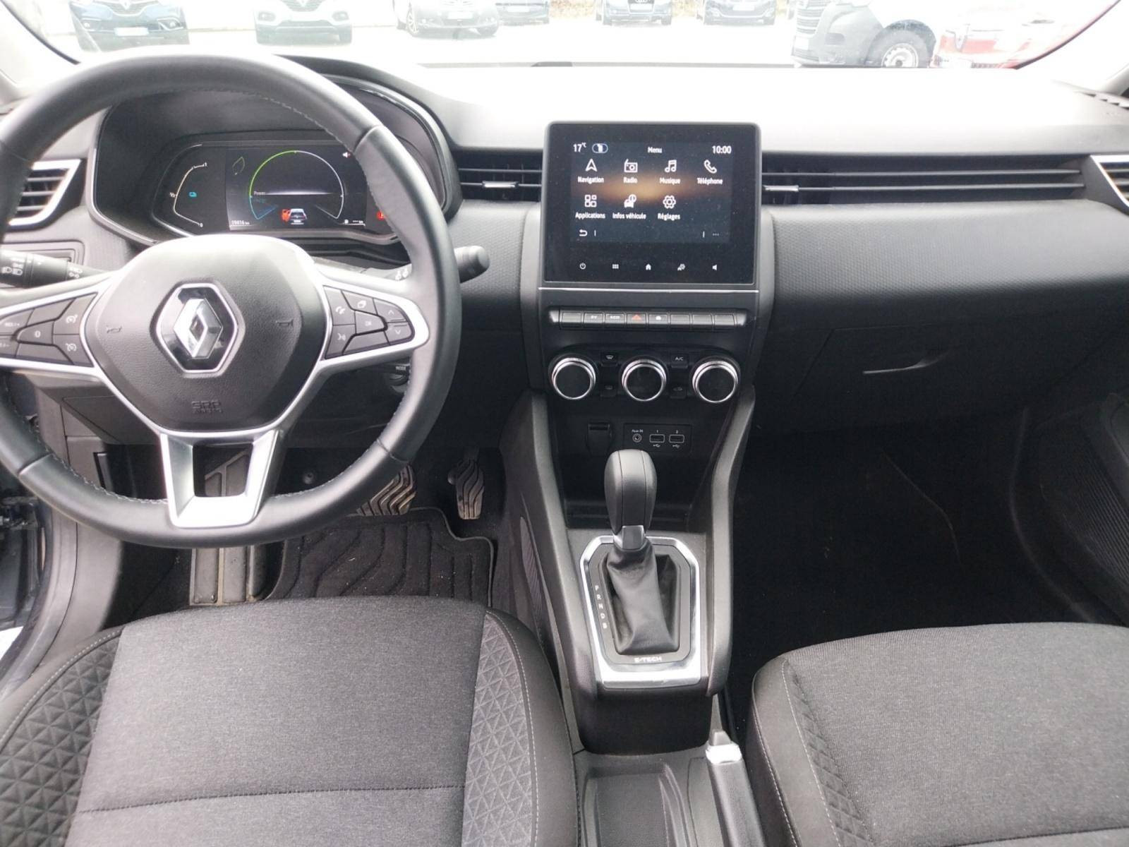 Vente en ligne Renault Clio 5 Clio E-Tech 140 - 21N au prix de 15 990 €
