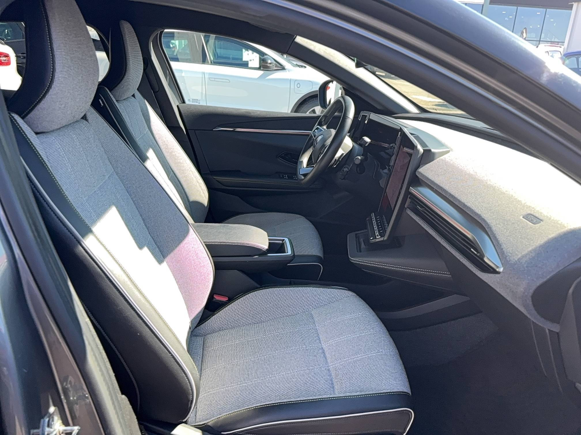 Vente en ligne Renault Megane E-Tech  EV60 220 ch super charge au prix de 23 490 €