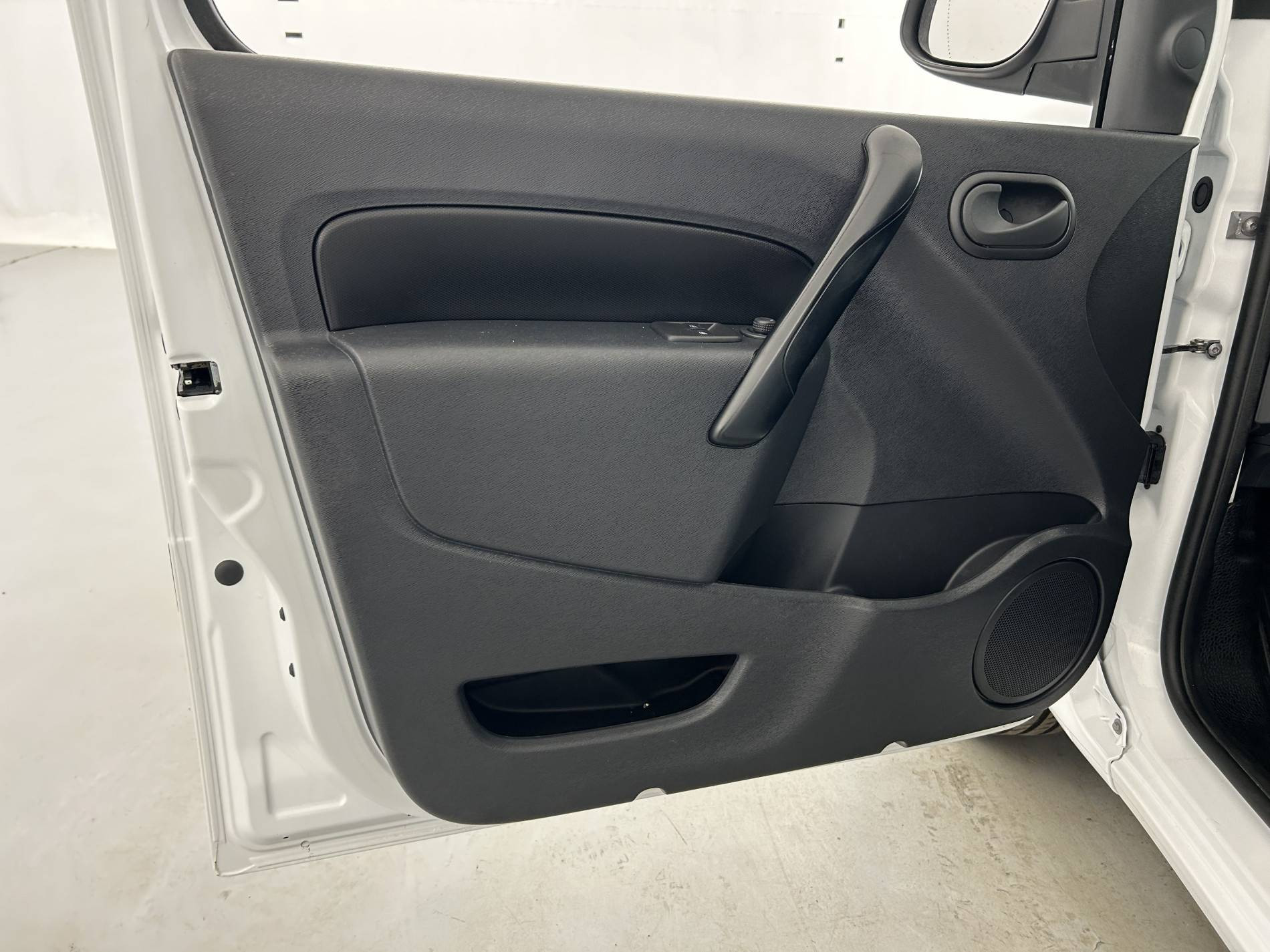 Vente en ligne Renault Kangoo Express  CA BLUE DCI 95 au prix de 12 990 €
