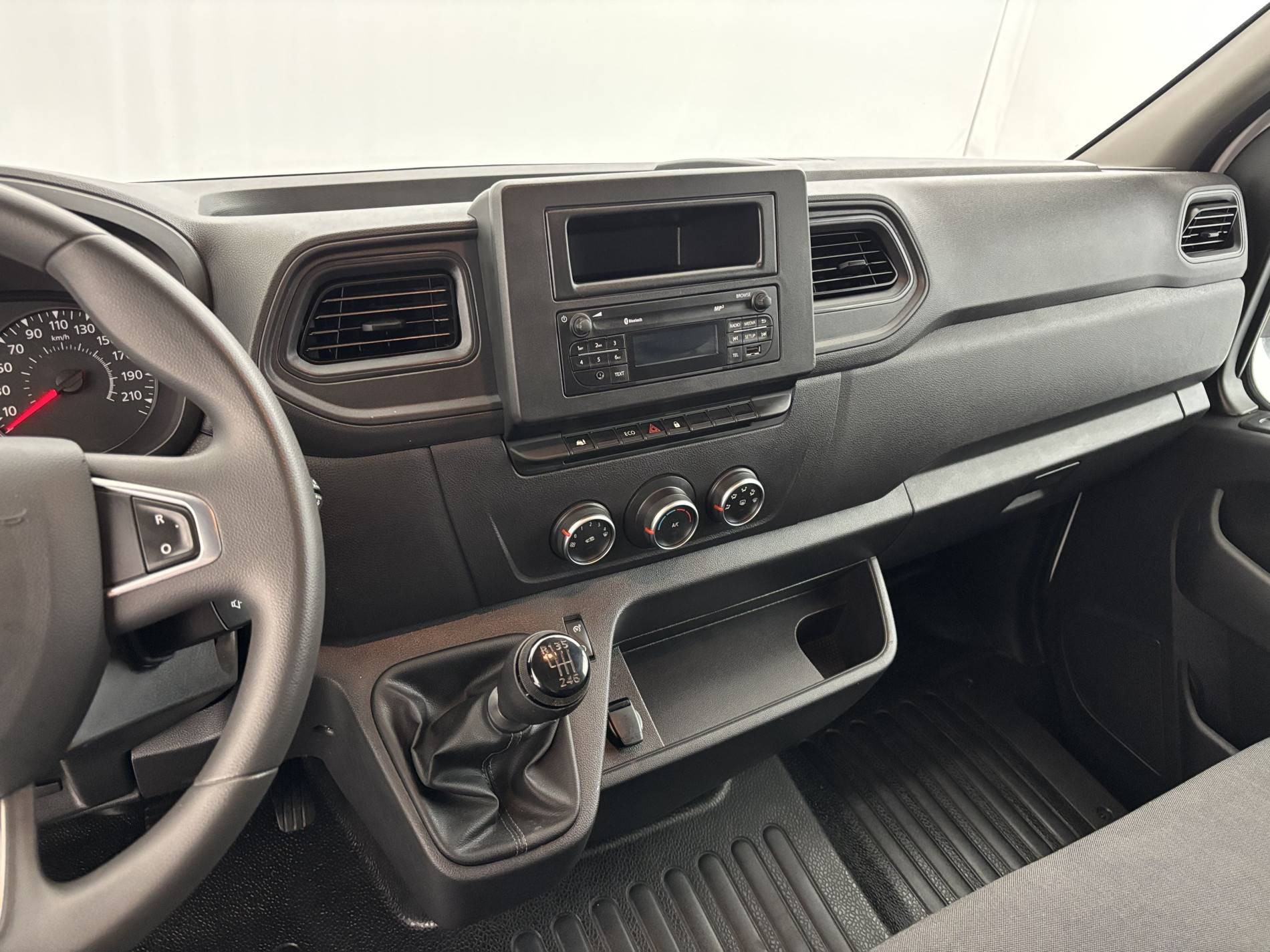 Vente en ligne Renault Master Fourgon MASTER FGN TRAC F3500 L3H3 BLUE DCI 135 au prix de 24 990 €