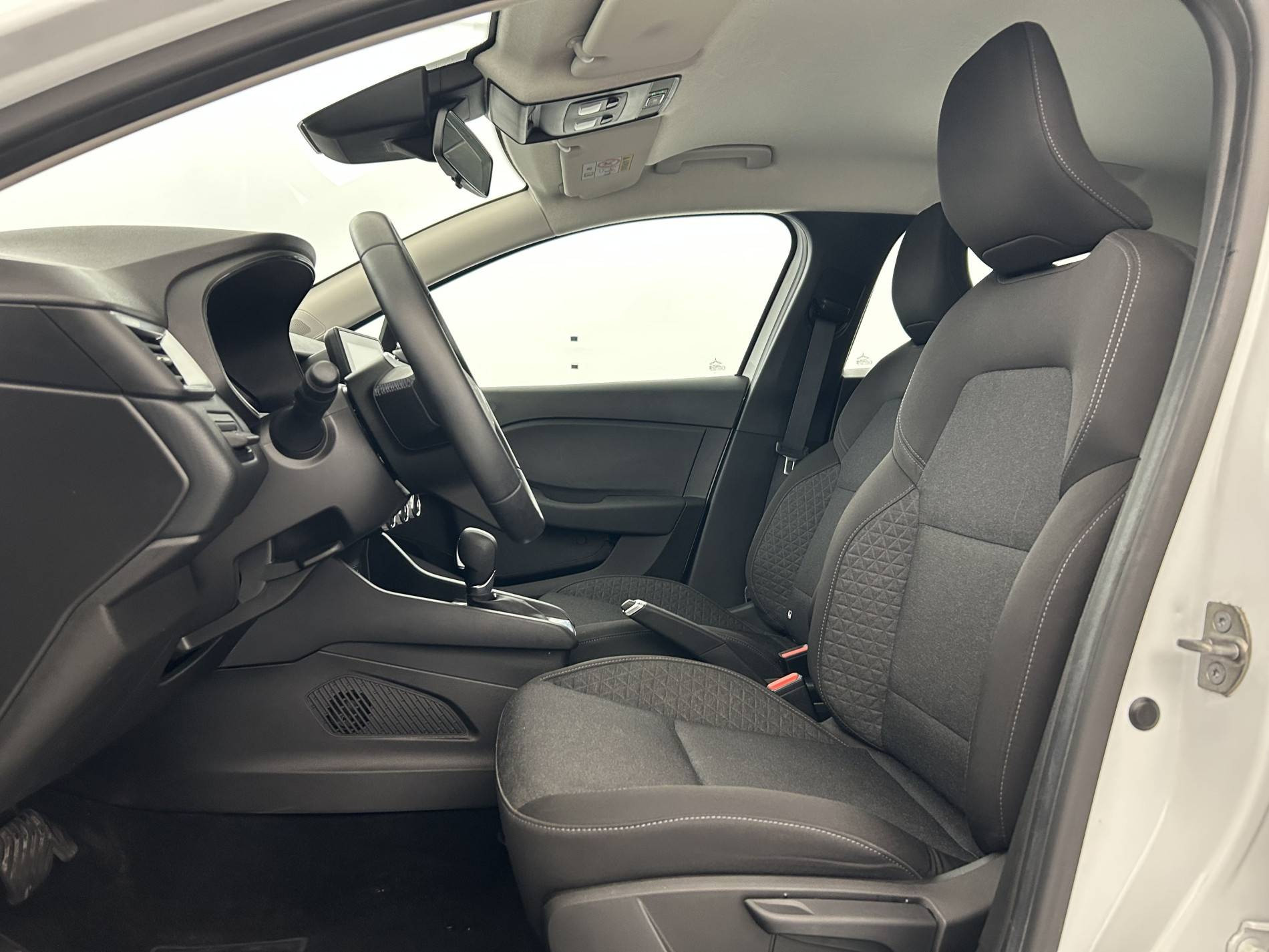 Vente en ligne Renault Clio 5 Clio E-Tech full hybrid 145 au prix de 15 890 €