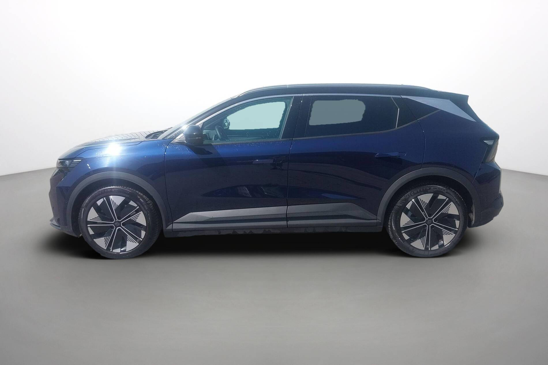 Vente en ligne Renault Scenic E-Tech Scenic E-Tech électrique 220 ch grande autonomie au prix de 36 991 €