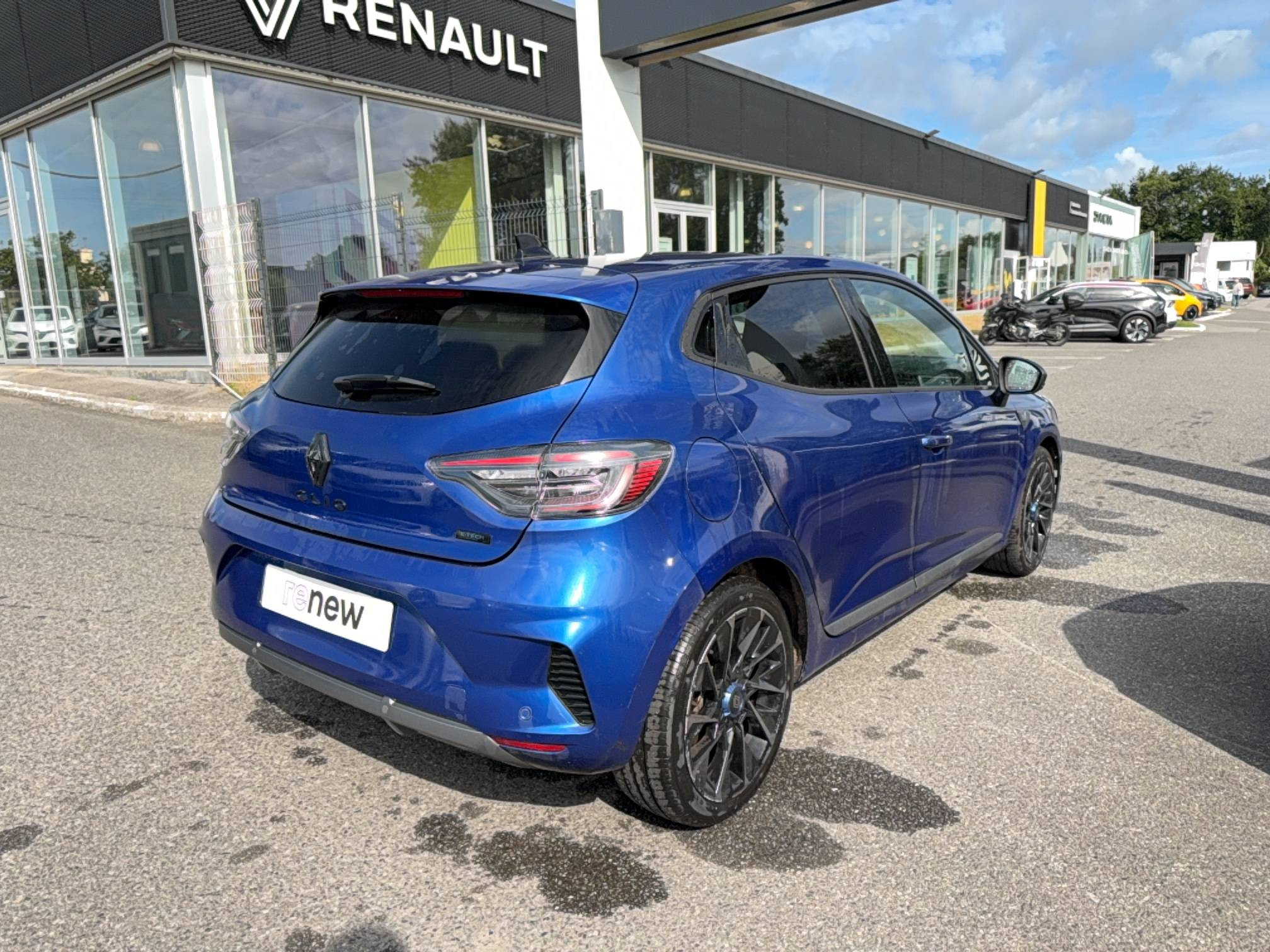 Vente en ligne Renault Clio 5 Clio E-Tech full hybrid 145 au prix de 21 500 €