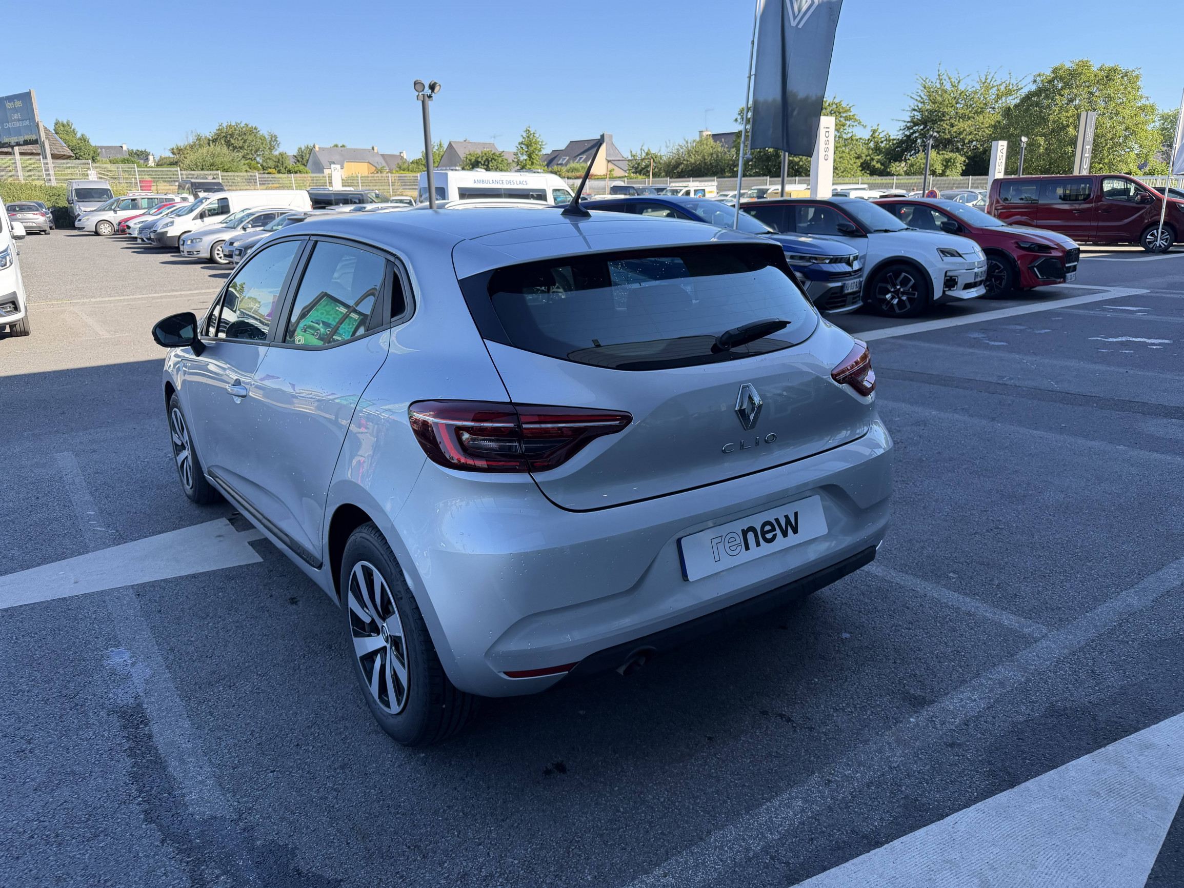 Vente en ligne Renault Clio 5 Clio TCe 90 au prix de 15 490 €