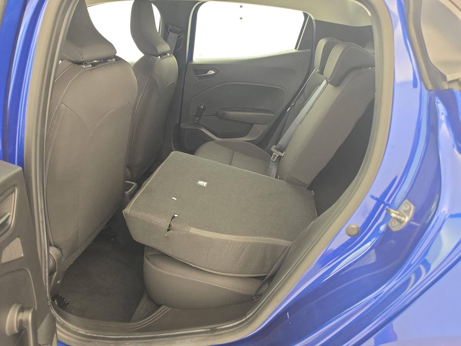 Vente en ligne Renault Clio 5 Clio E-Tech full hybrid 145 au prix de 17 900 €