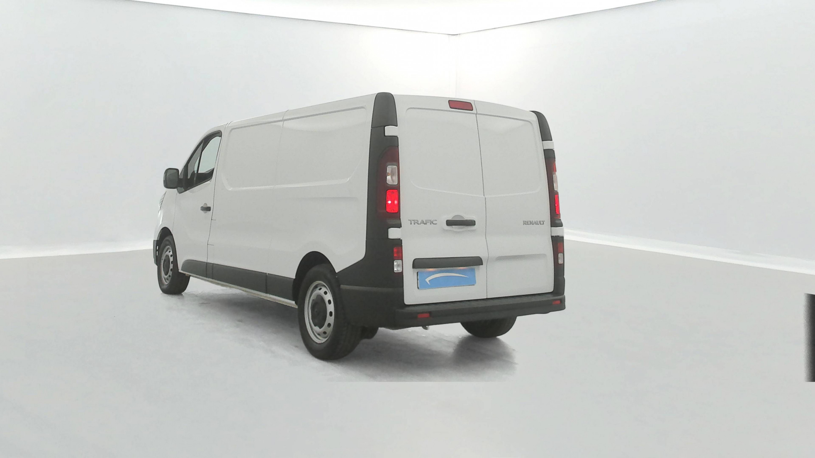 Vente en ligne Renault Trafic 3 Fourgon TRAFIC FGN L2H1 3000 KG BLUE DCI 130 au prix de 23 490 €