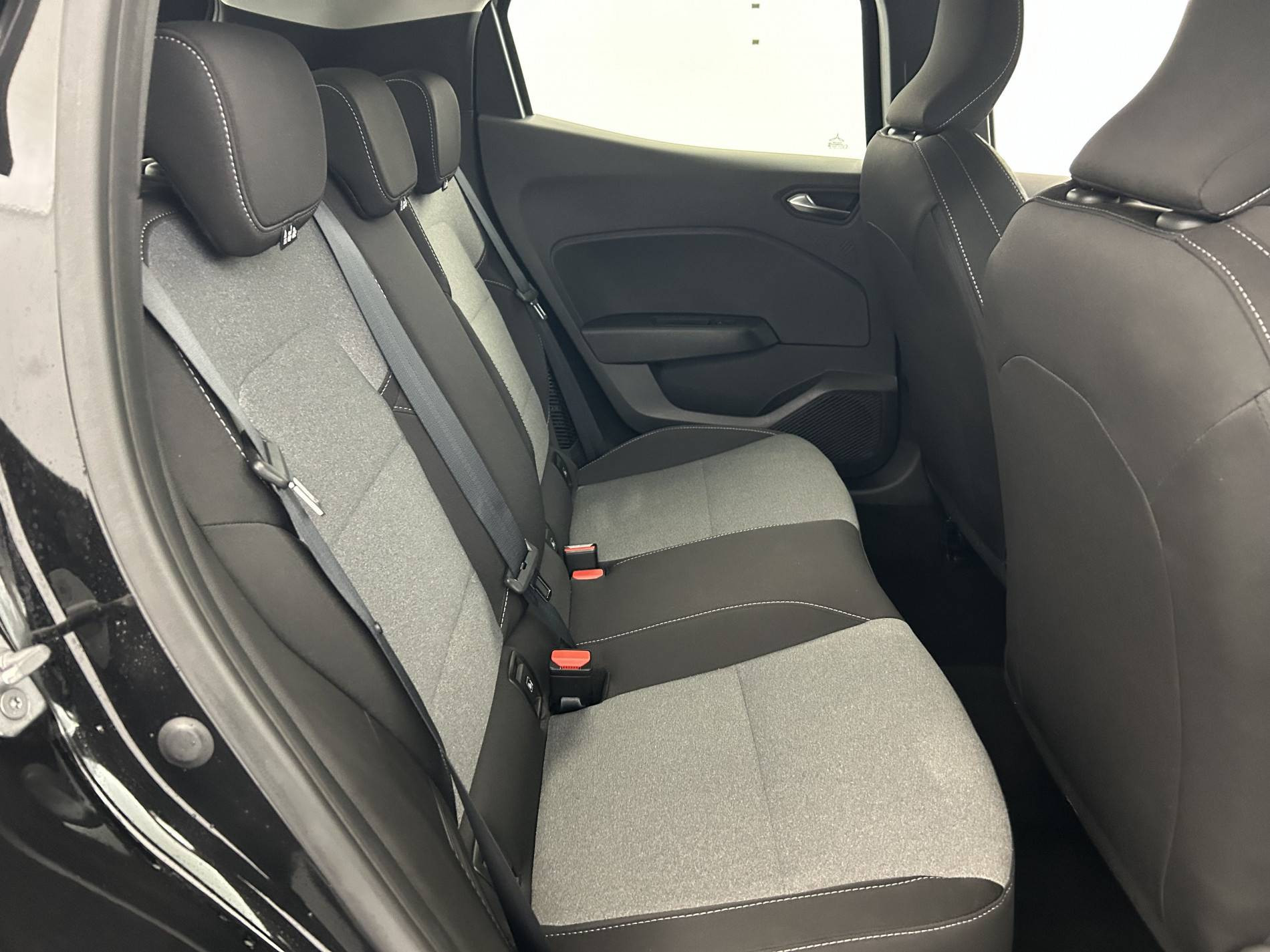 Vente en ligne Renault Clio 5 Clio E-Tech full hybrid 145 ch GSR2 au prix de 20 990 €