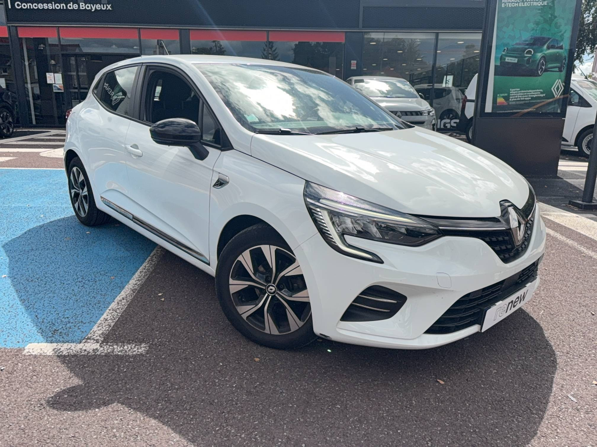 Vente en ligne Renault Clio 5 Clio TCe 90 - 21N au prix de 12 990 €