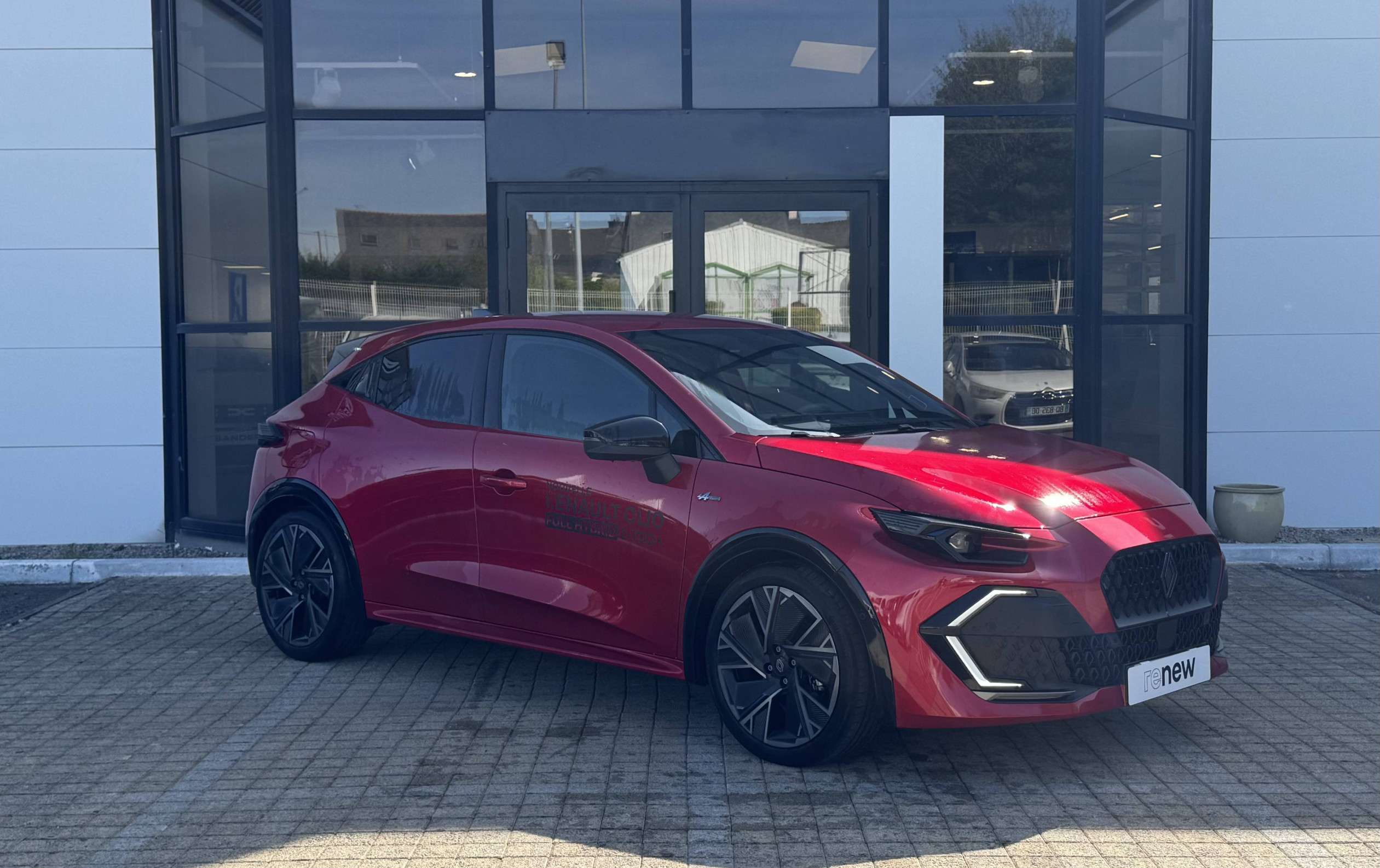 Vente en ligne Renault Clio 6 Clio E-Tech full hybrid 160 ch au prix de 29 290 €