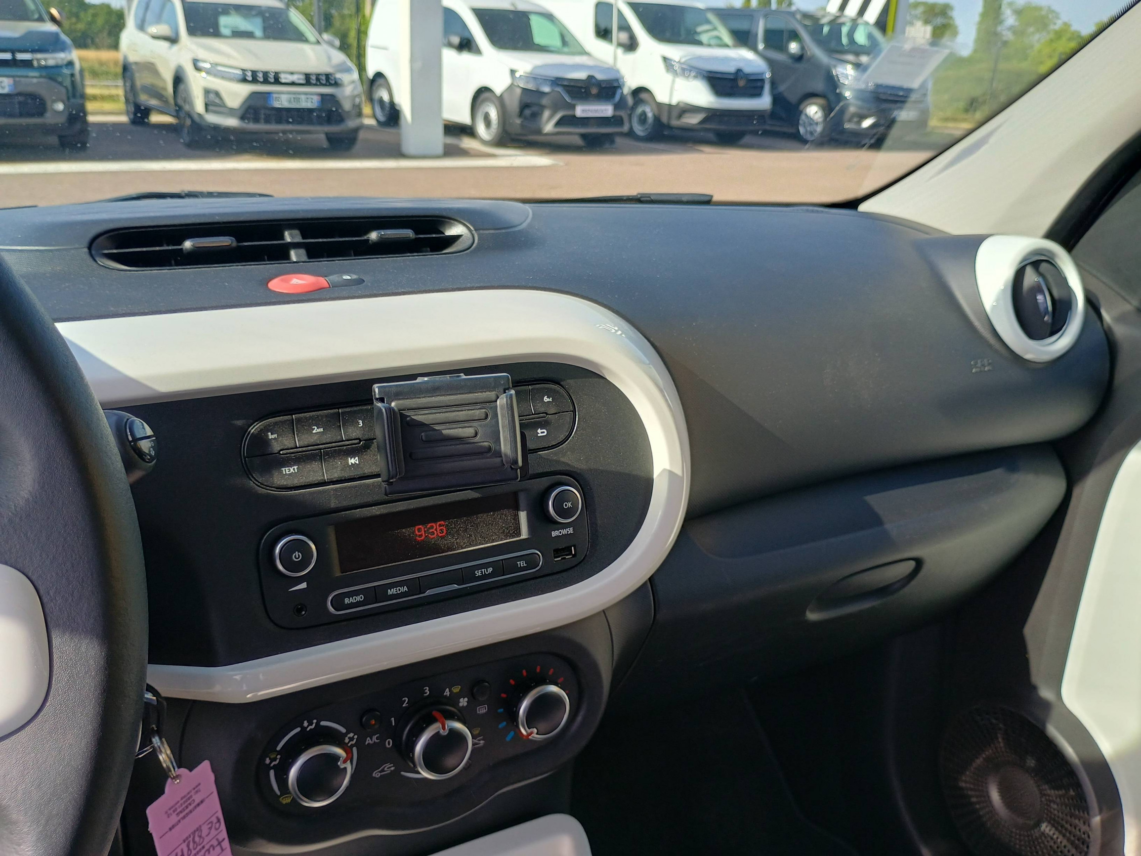 Vente en ligne Renault Twingo 3  0.9 TCe 90 Energy E6C au prix de 11 991 €