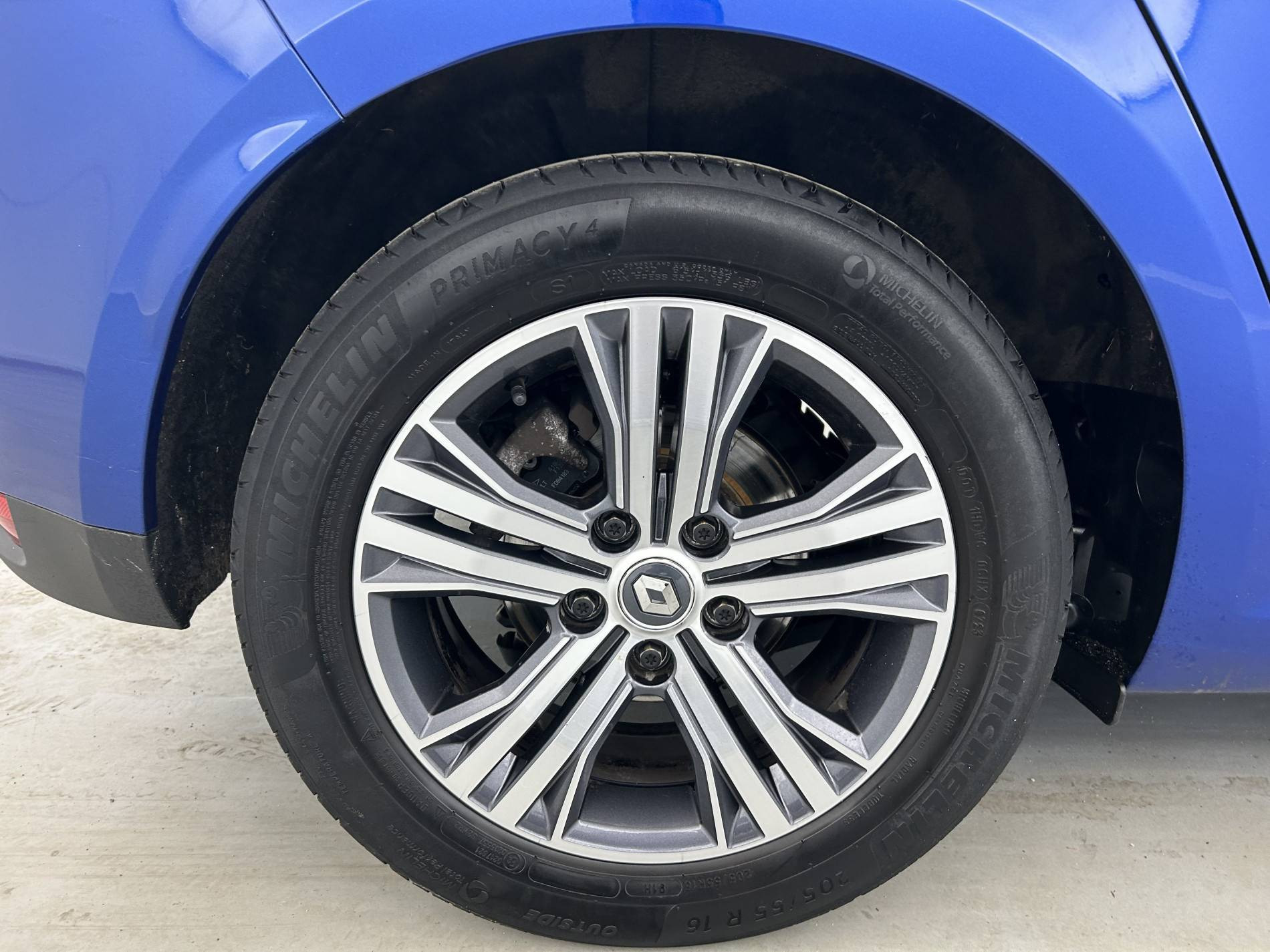 Vente en ligne Renault Megane 4  Blue dCi 115 au prix de 16 490 €