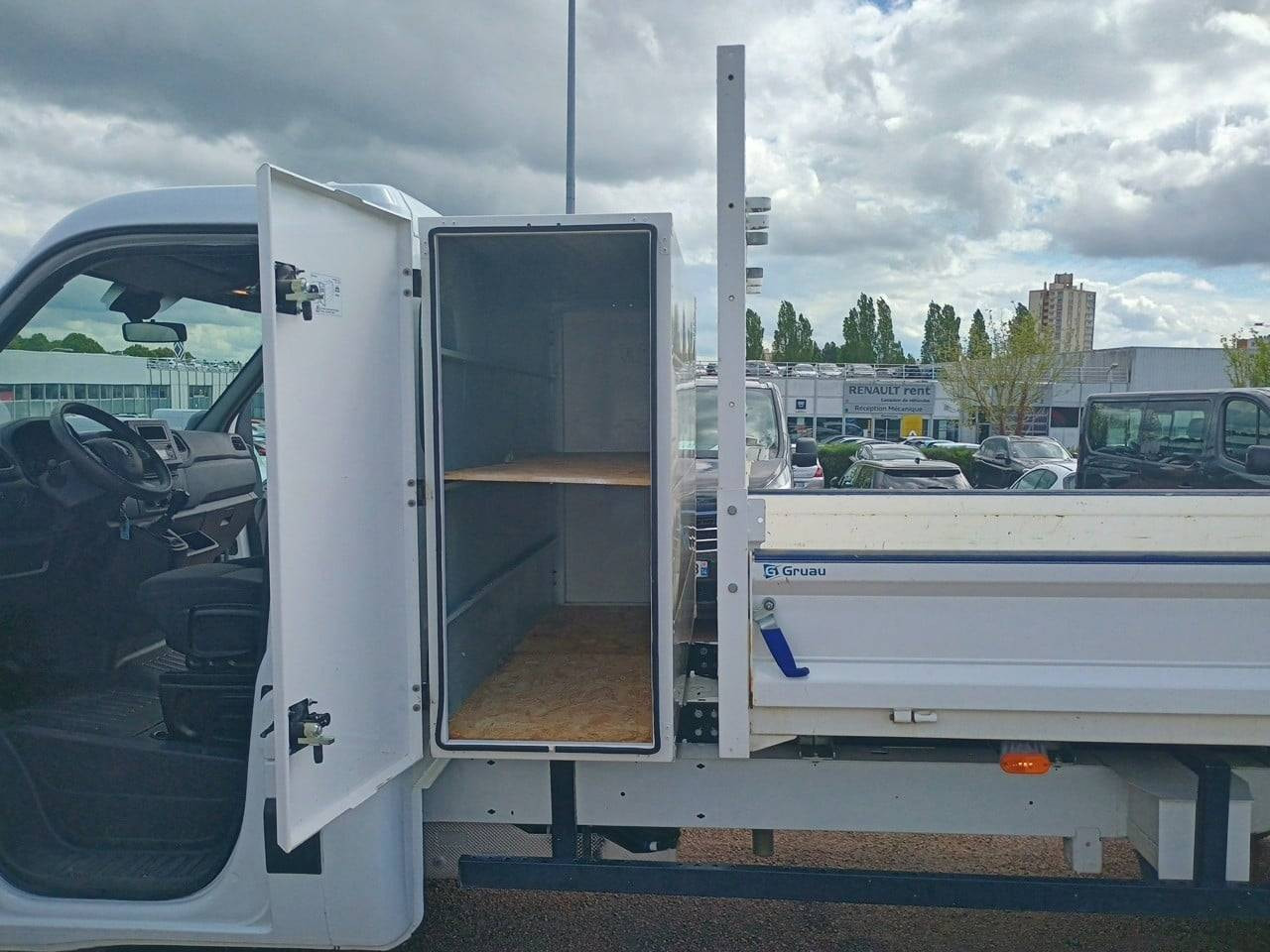 Vente en ligne Renault Master 3 Châssis Cabine MASTER CC TRAC F3500 L3 BLUE DCI 145 EURO VI au prix de 29 990 €