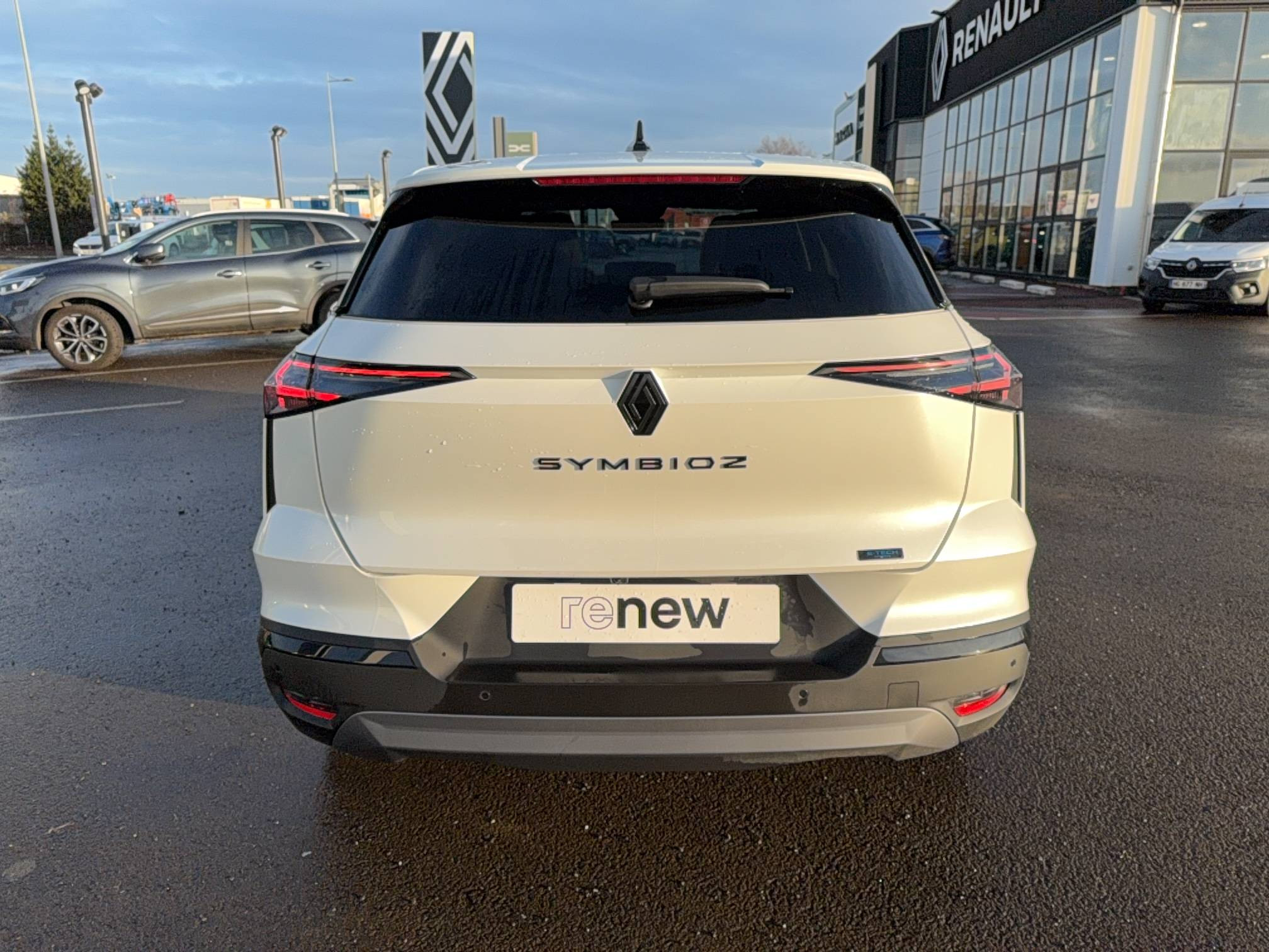 Vente en ligne Renault Symbioz  E-Tech full hybrid 160 ch au prix de 37 190 €