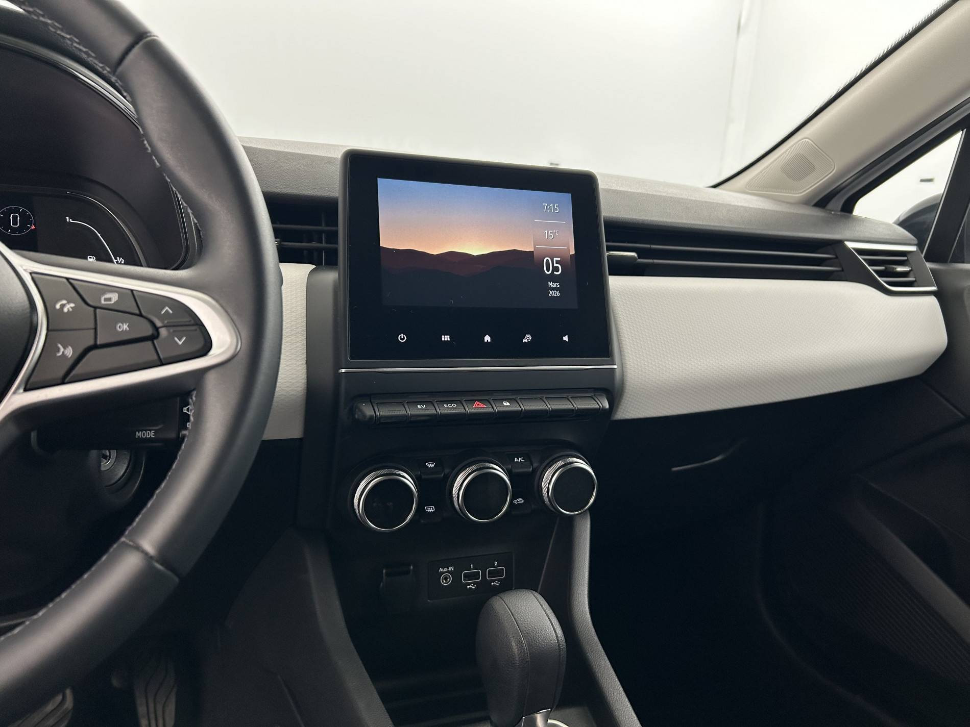 Vente en ligne Renault Clio 5 Clio E-Tech full hybrid 145 au prix de 17 390 €