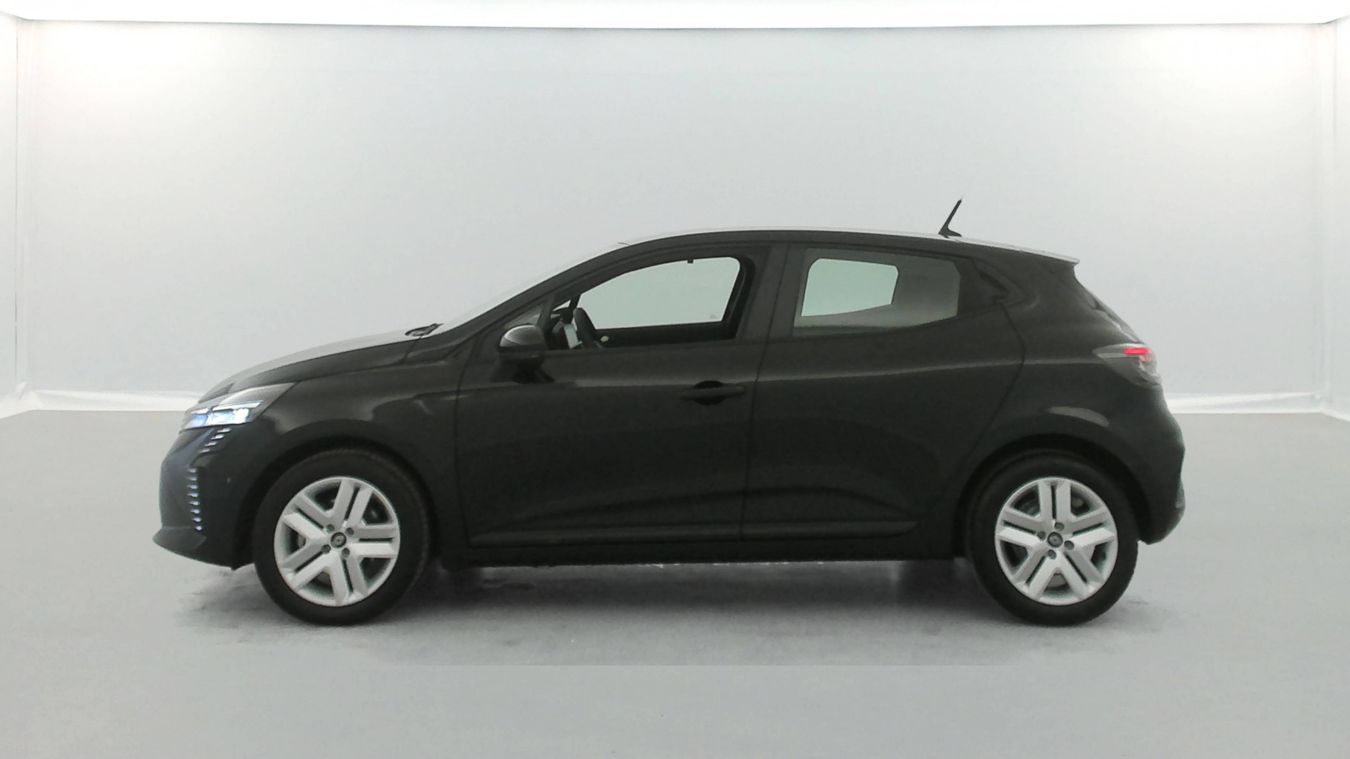 Vente en ligne Renault Clio 5 Clio Blue dCi 100 ch GSR2 au prix de 18 340 €