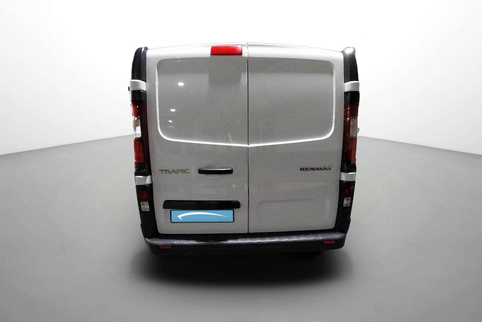 Vente en ligne Renault Trafic 3 Fourgon TRAFIC FGN L2H1 1300 KG DCI 120 au prix de 18 990 €
