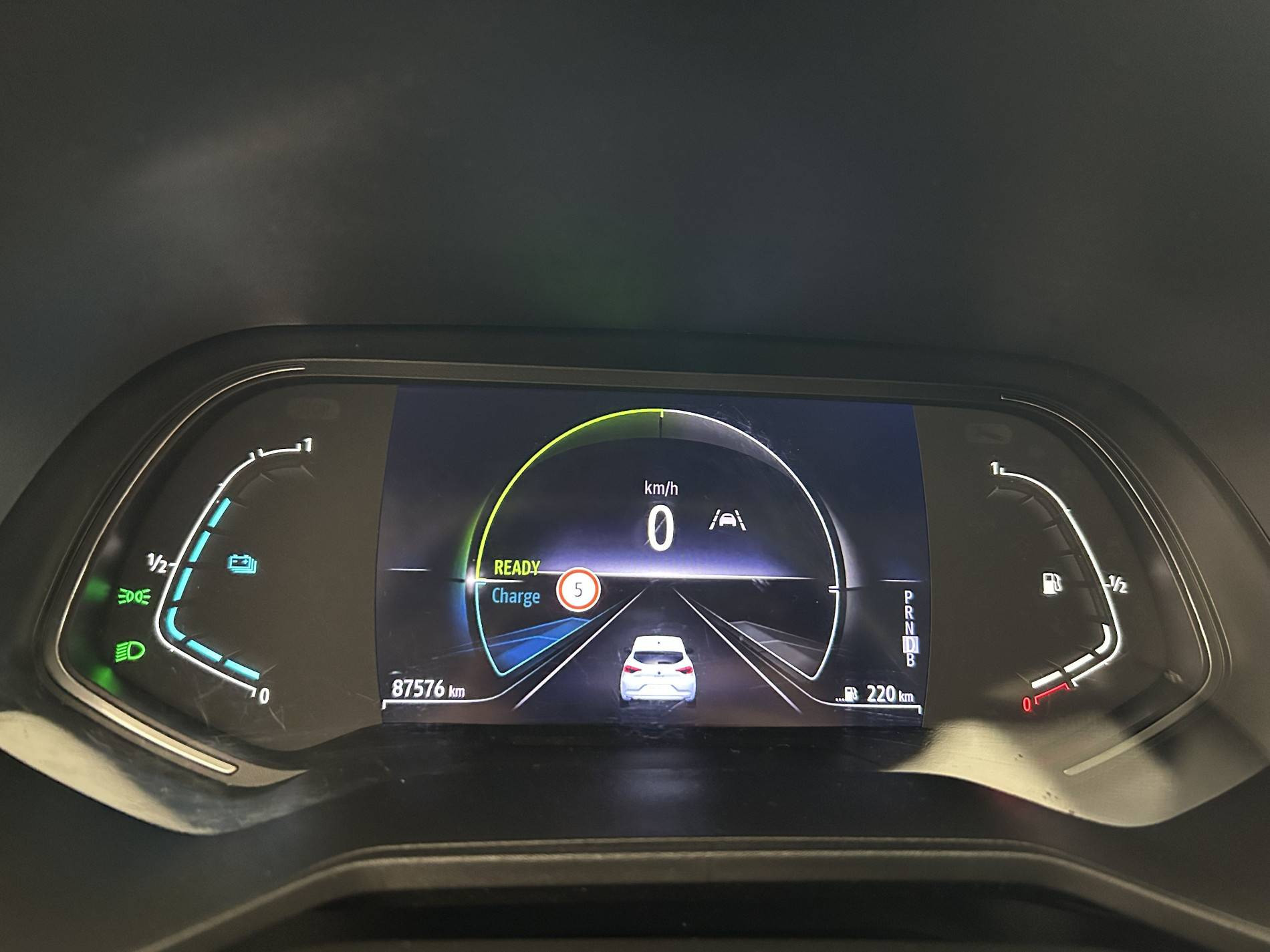 Vente en ligne Renault Clio 5 Clio E-Tech 140 - 21N au prix de 13 790 €