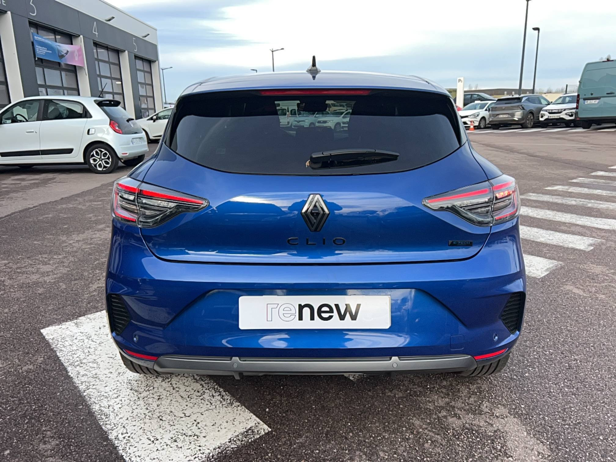 Vente en ligne Renault Clio 5 Clio E-Tech full hybrid 145 ch GSR2 au prix de 22 691 €