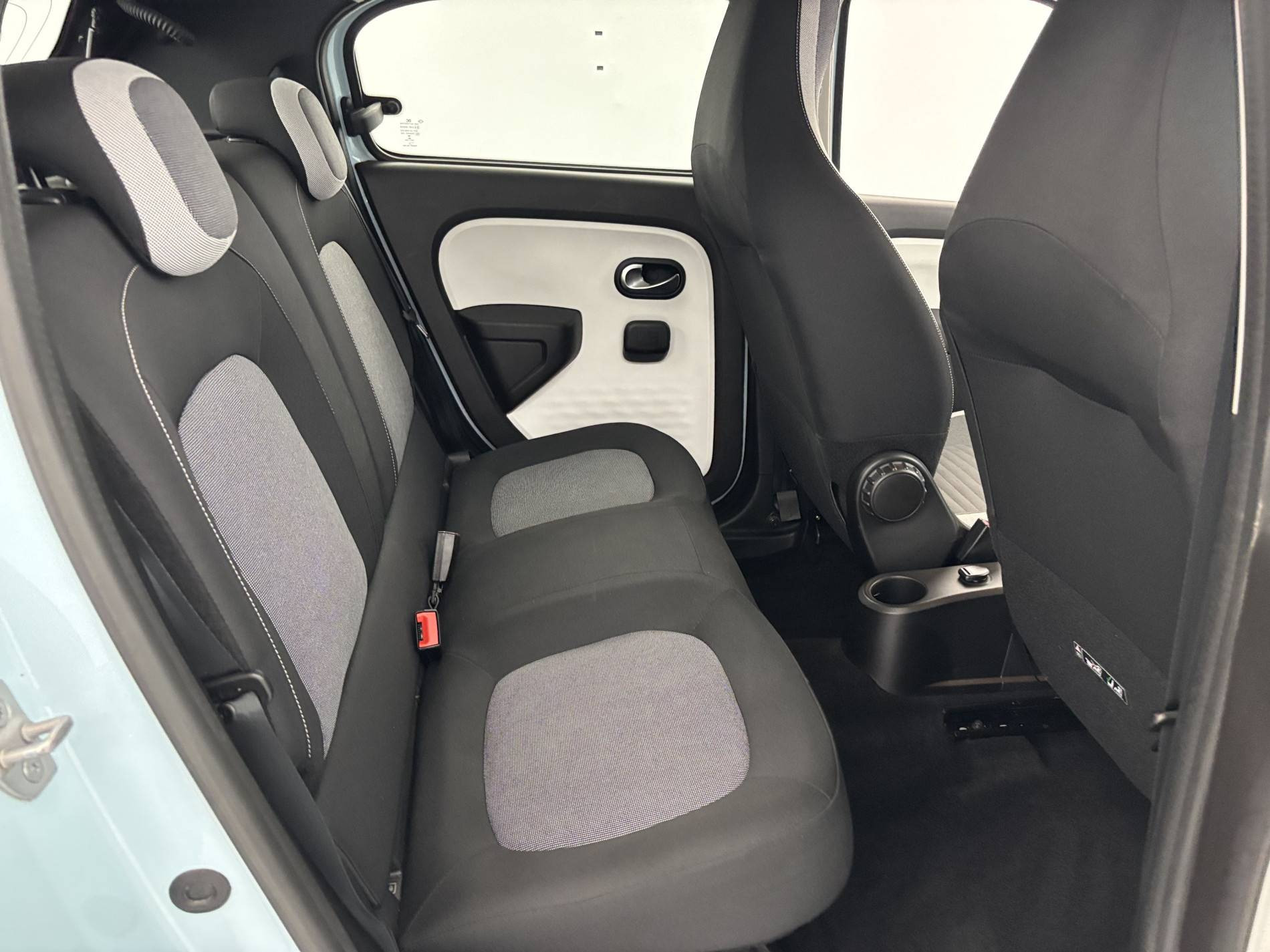 Vente en ligne Renault Twingo Electrique Twingo III E-Tech au prix de 12 990 €