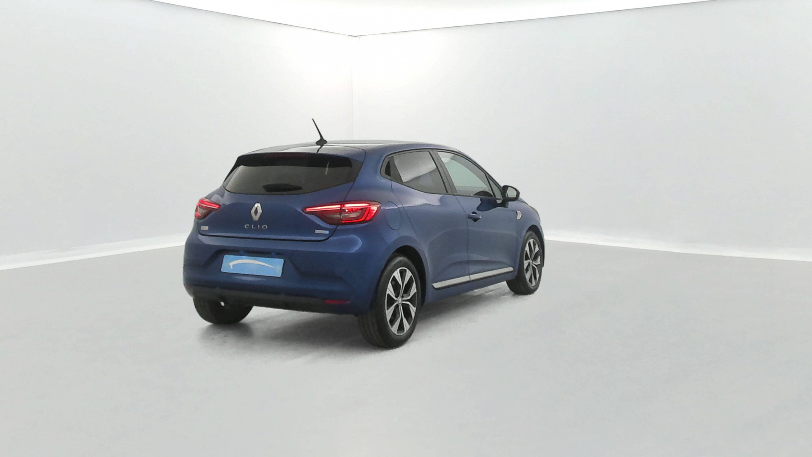 Vente en ligne Renault Clio 5 Clio E-Tech 140 - 21N au prix de 15 990 €