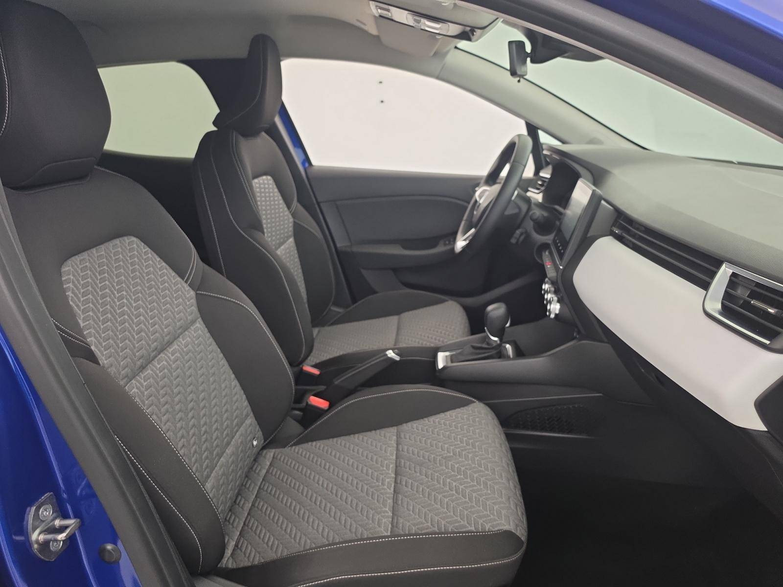 Vente en ligne Renault Clio 5 Clio E-Tech full hybrid 145 au prix de 16 990 €