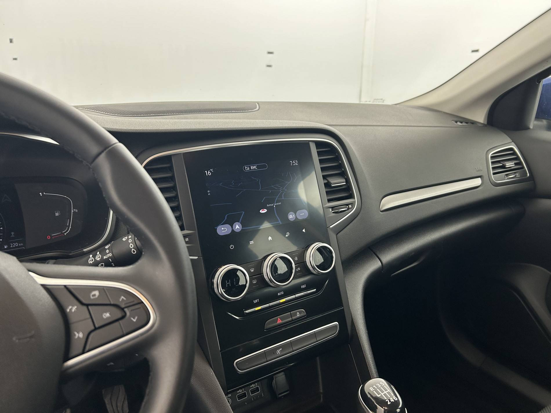 Vente en ligne Renault Megane 4  Blue dCi 115 au prix de 16 490 €