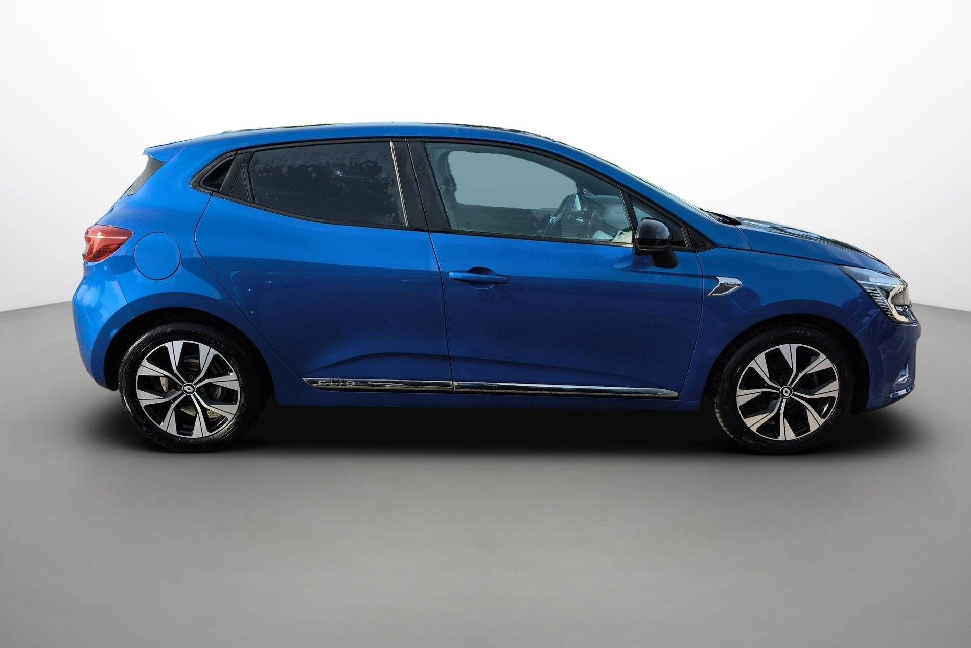 Vente en ligne Renault Clio 5 Clio E-Tech 140 - 21N au prix de 15 990 €