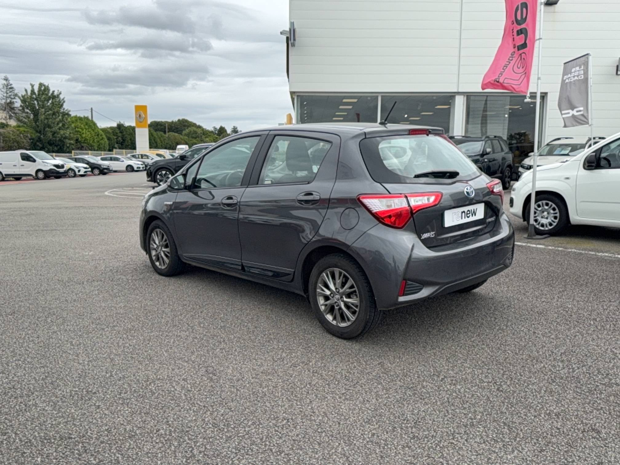 Vente en ligne Toyota Yaris Yaris Hybride 100h au prix de 16 990 €