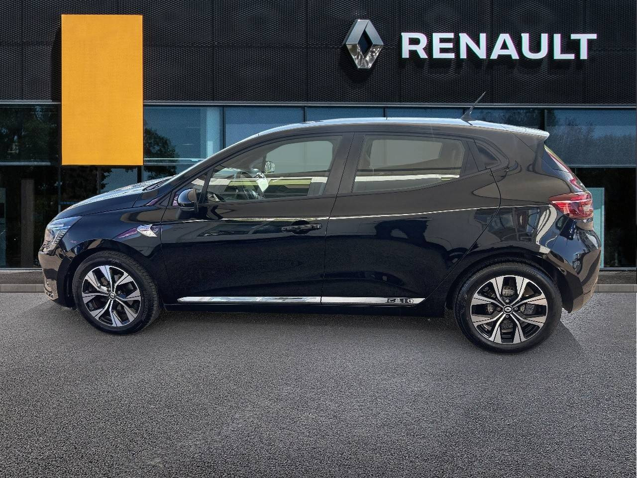 Vente en ligne Renault Clio 5 Clio TCe 90 - 21N au prix de 14 990 €