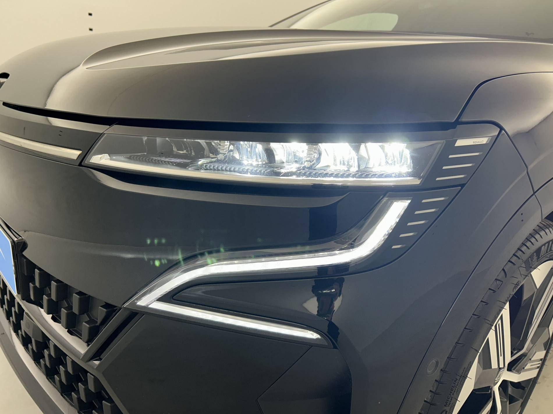 Vente en ligne Renault Megane E-Tech  EV60 220 ch super charge au prix de 22 990 €