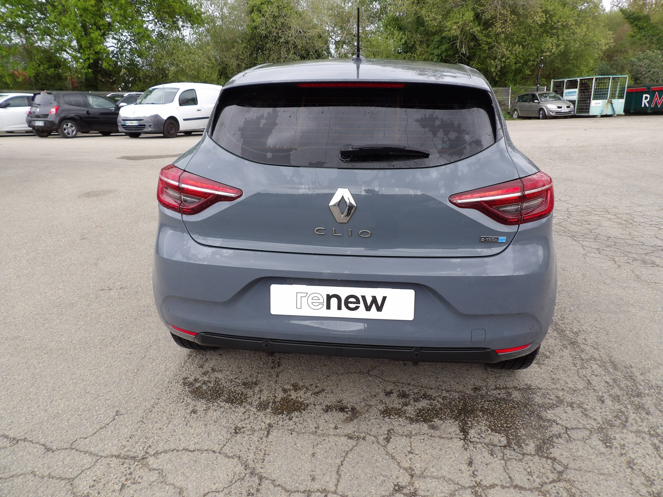 Vente en ligne Renault Clio 5 Clio E-Tech 140 - 21 au prix de 12 999 €
