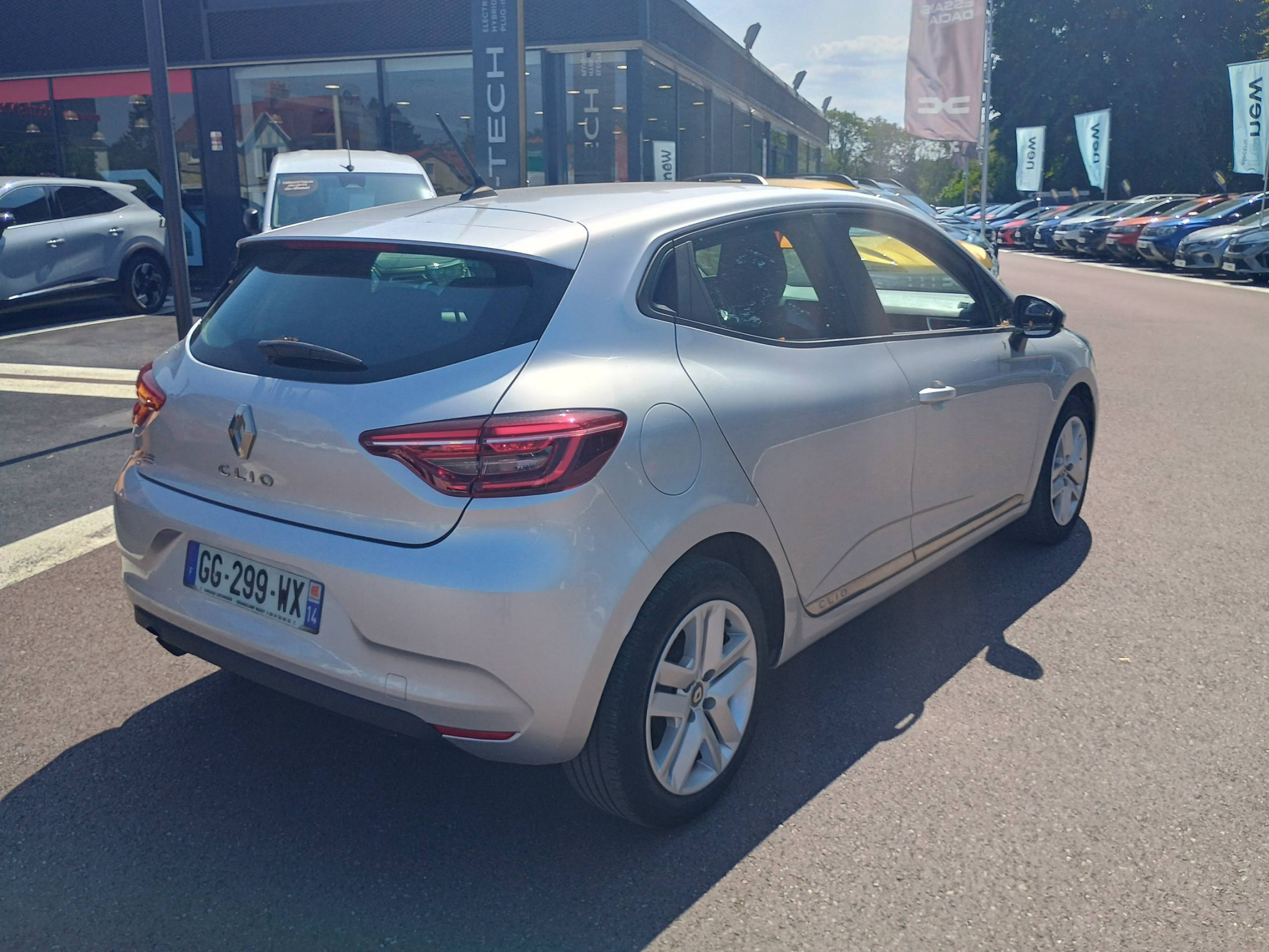 Vente en ligne Renault Clio 5 Clio SCe 65 - 21N au prix de 11 590 €