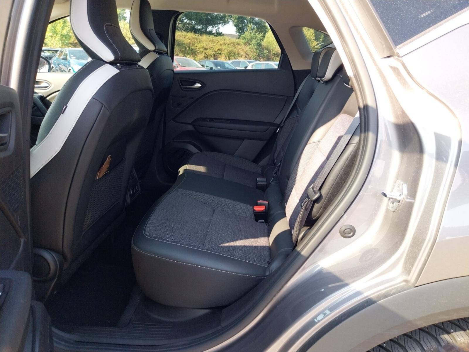 Vente en ligne Renault Captur  E-Tech 145 - 21 au prix de 17 990 €