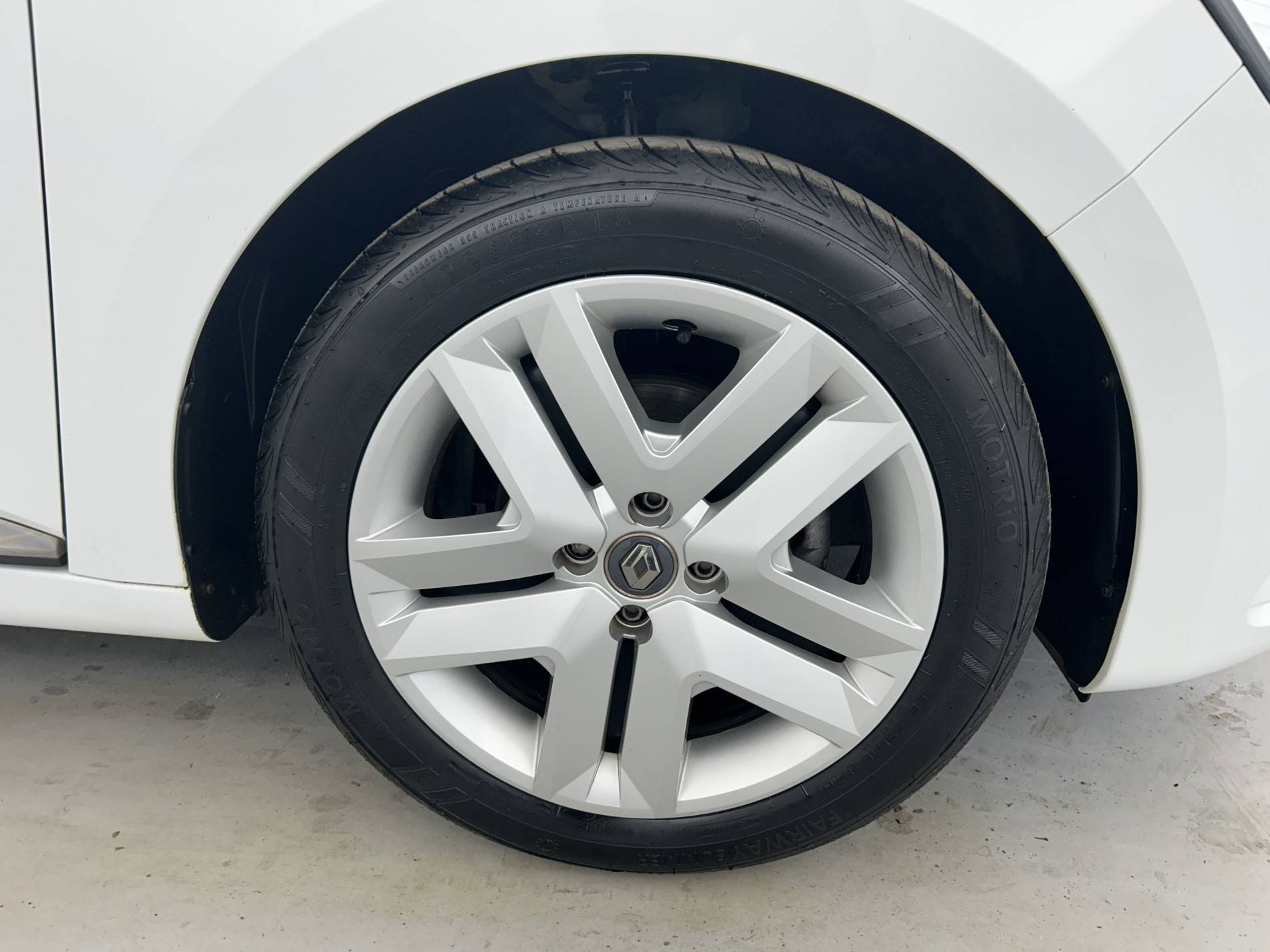 Vente en ligne Renault Clio 5 Clio SCe 65 - 21N au prix de 12 470 €