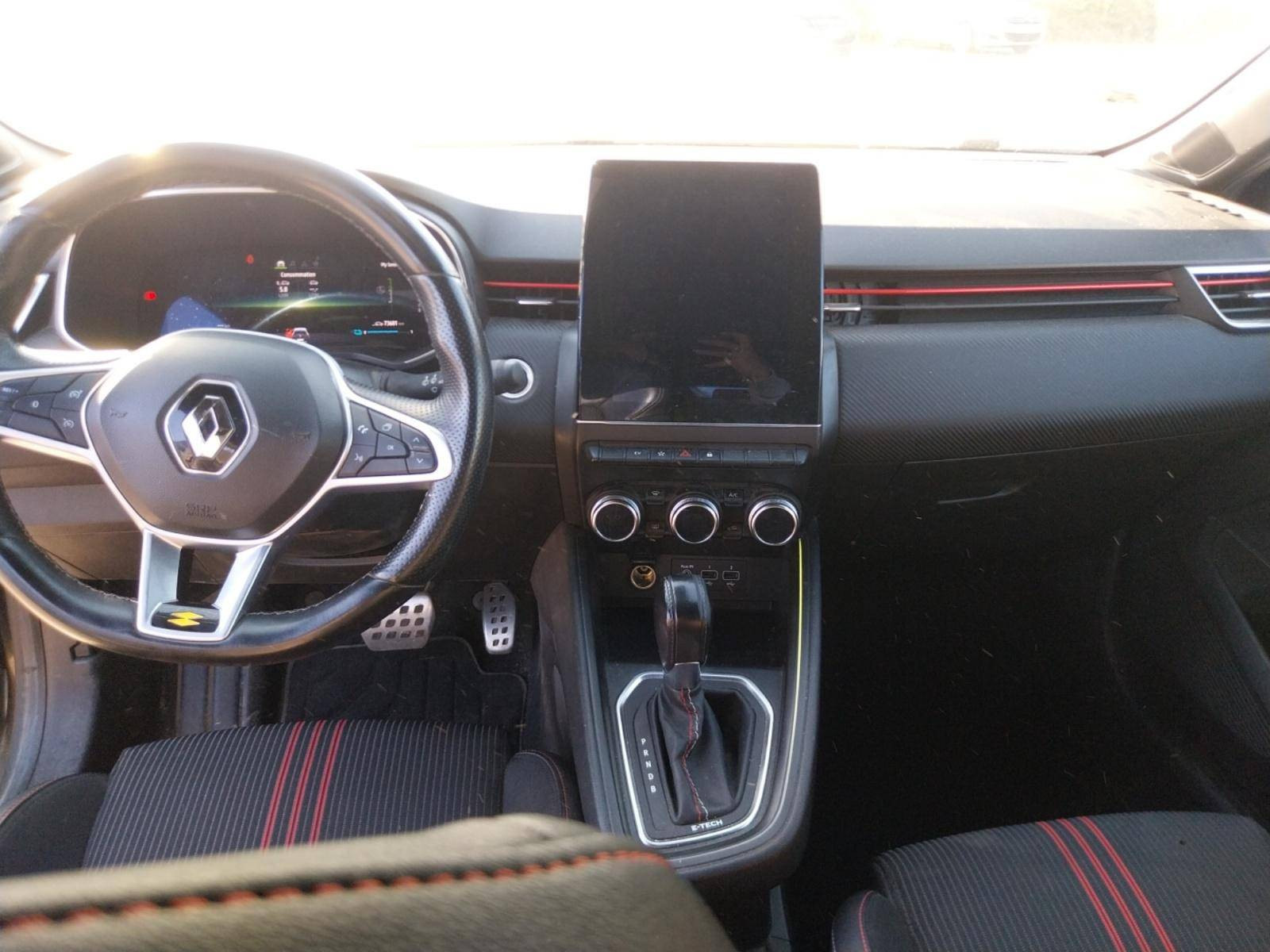 Vente en ligne Renault Clio 5 Clio E-Tech 140 - 21N au prix de 15 990 €