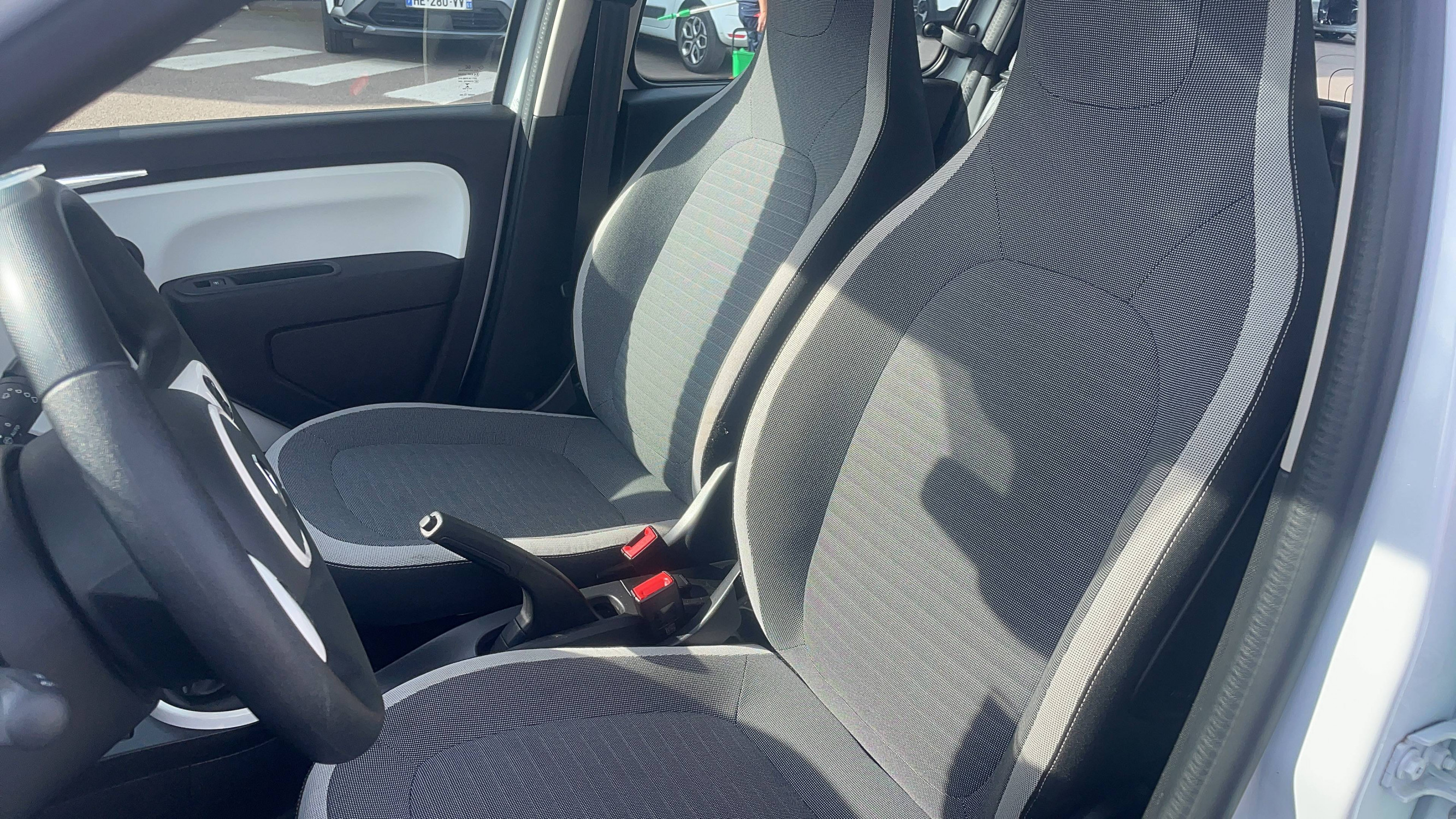 Vente en ligne Renault Twingo 3  SCe 65 - 21 au prix de 11 690 €