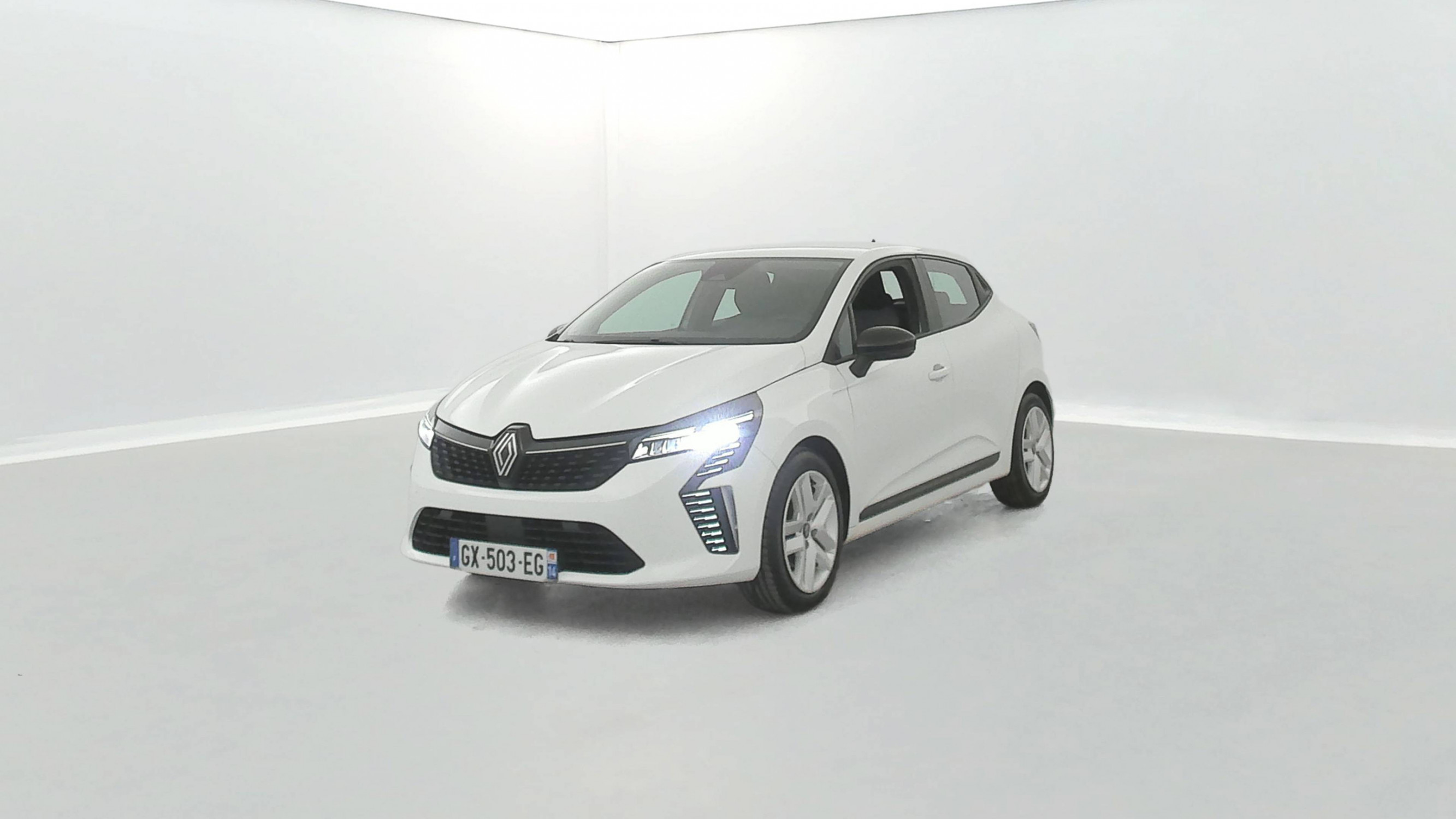 Renault Clio 5 Clio E-Tech full hybrid 145 occasion de 2024 en vente à Alençon