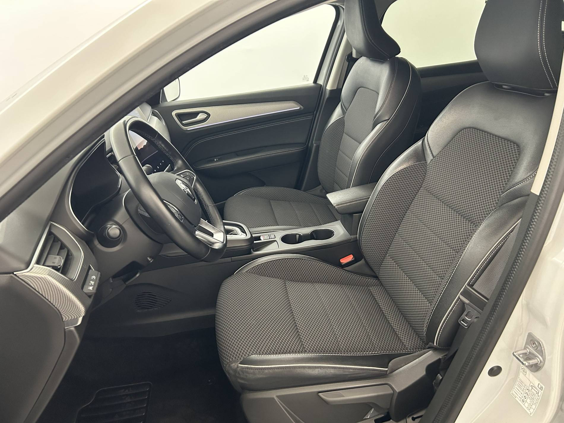 Vente en ligne Renault Arkana  E-Tech 145 - 21B au prix de 19 490 €