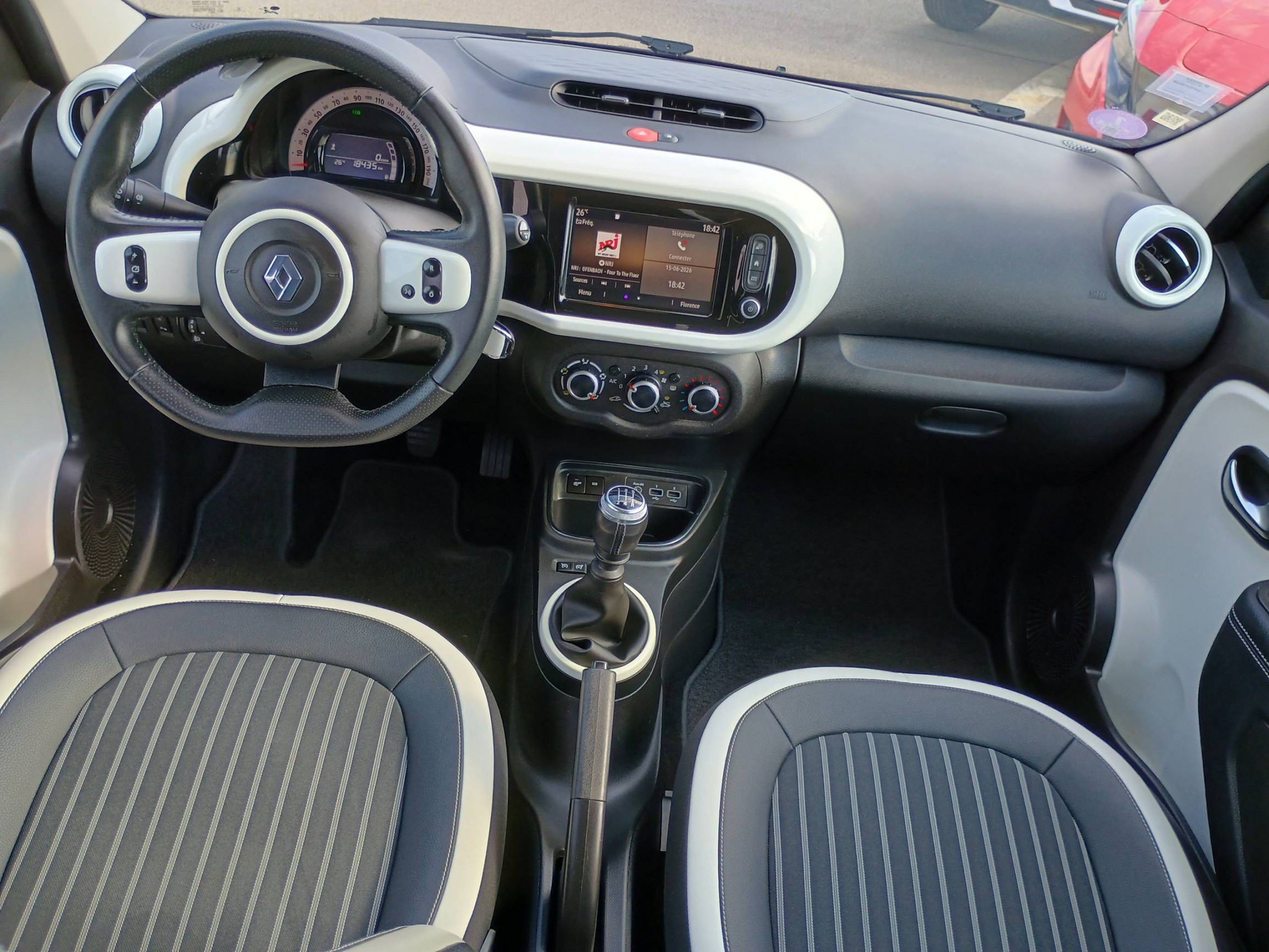 Vente en ligne Renault Twingo 3  TCe 95 au prix de 11 990 €