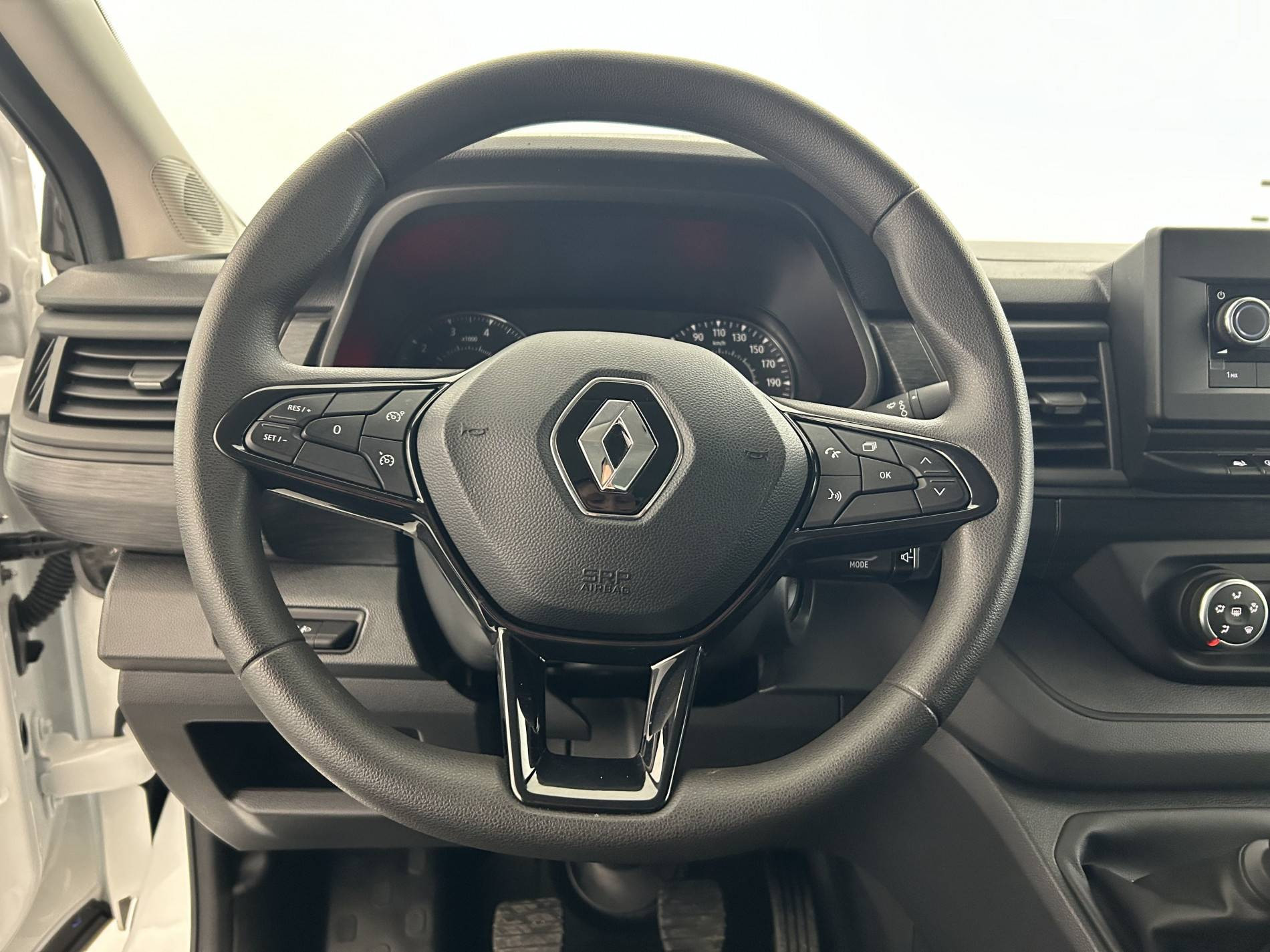 Vente en ligne Renault Trafic 3 Fourgon TRAFIC FG BLUE DCI 130 L1H1 3T GSR2 au prix de 23 790 €